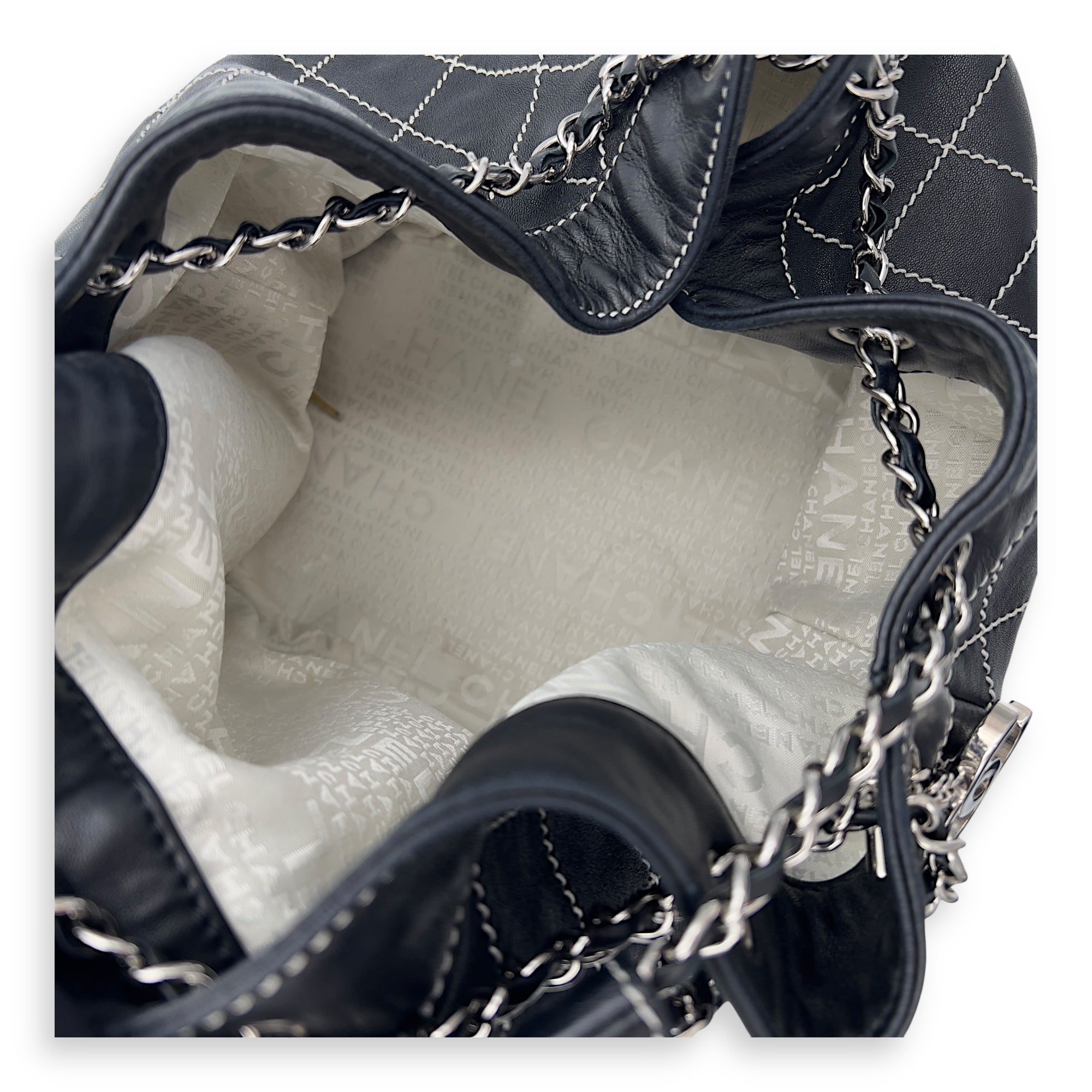 Chanel Surpique Wild Stitch Bucket Bag Black in Lambskin, Silver hardware_6