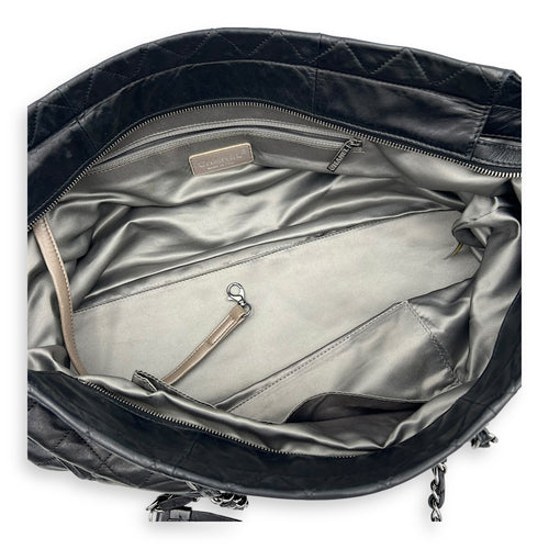 Chanel Gathered Quilted Tote Bag Black in Lambskin, Gunmetal hardware_8