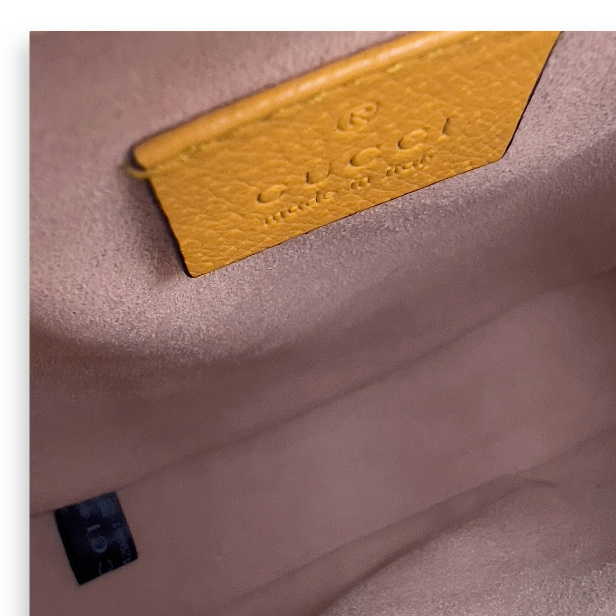 Gucci GG Shoulder Bag Yellow in Coated Canvas, Gold hardware_6