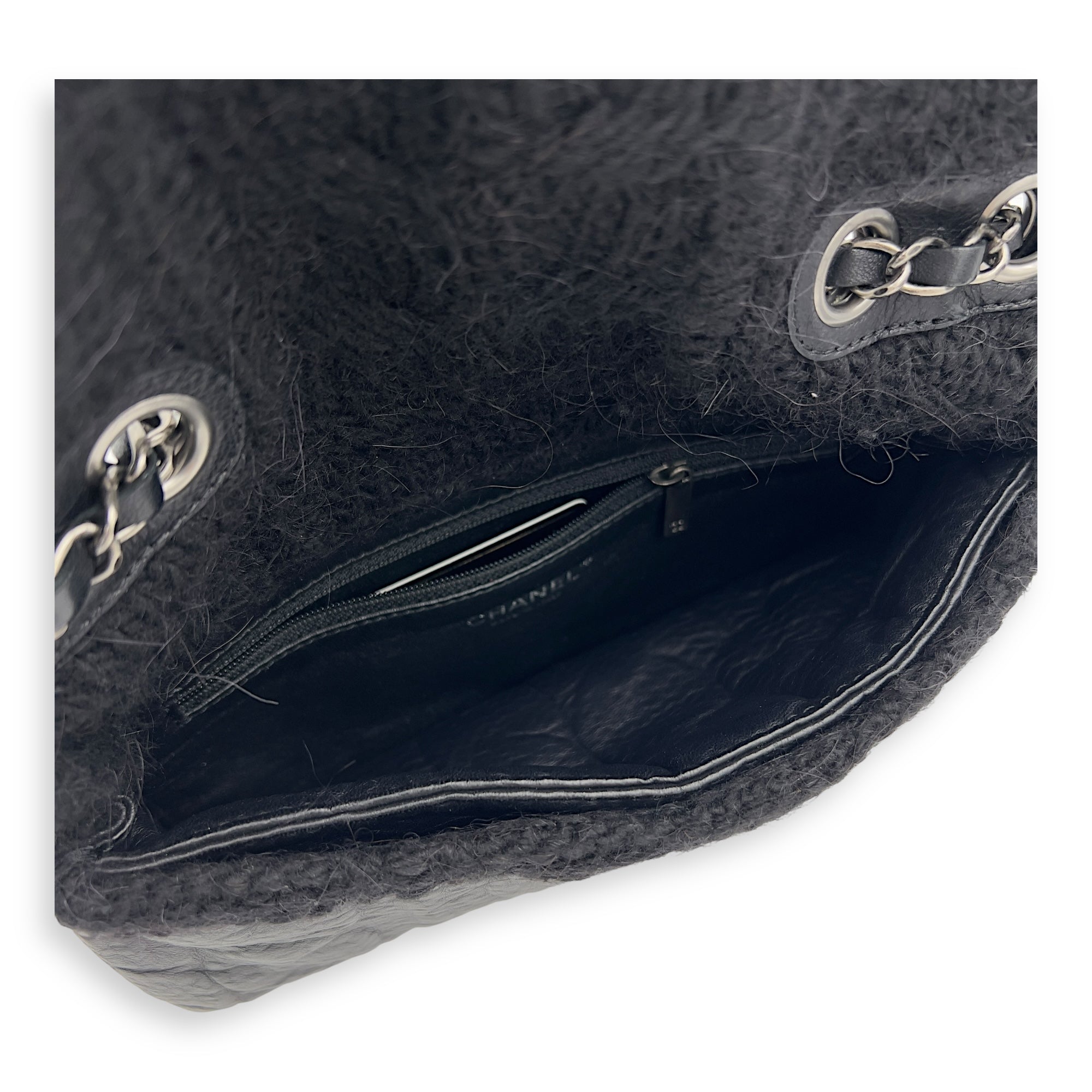 Chanel Paris Edinburgh Chic Knit Shoulder Bag Black in Calfskin, Silver hardware_4