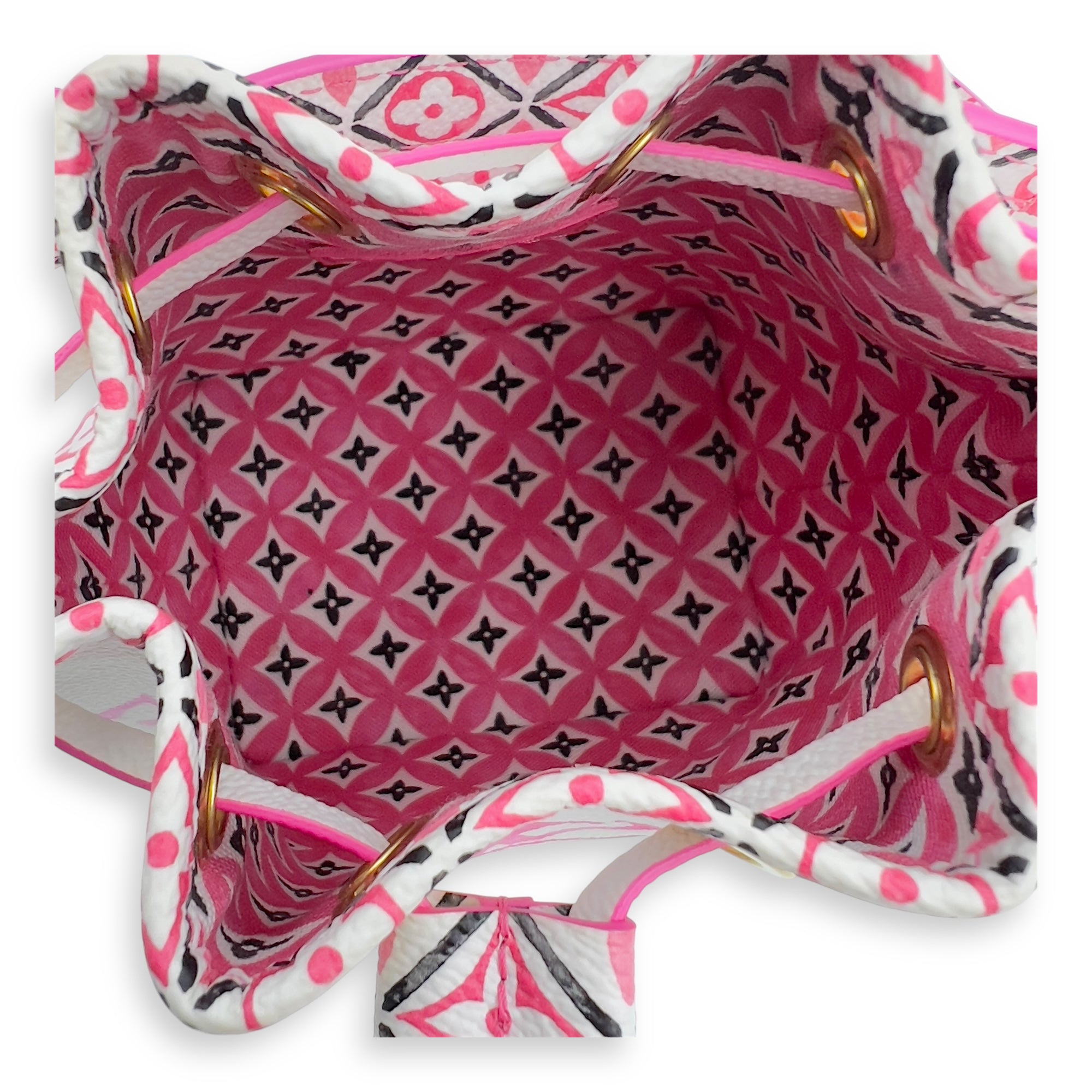 Louis Vuitton By The Pool Noe Nano White Bucket Bag in Coated Canvas, Gold hardware_6