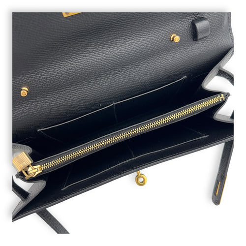 Hermès Kelly To Go Black in Epsom, Gold hardware_4