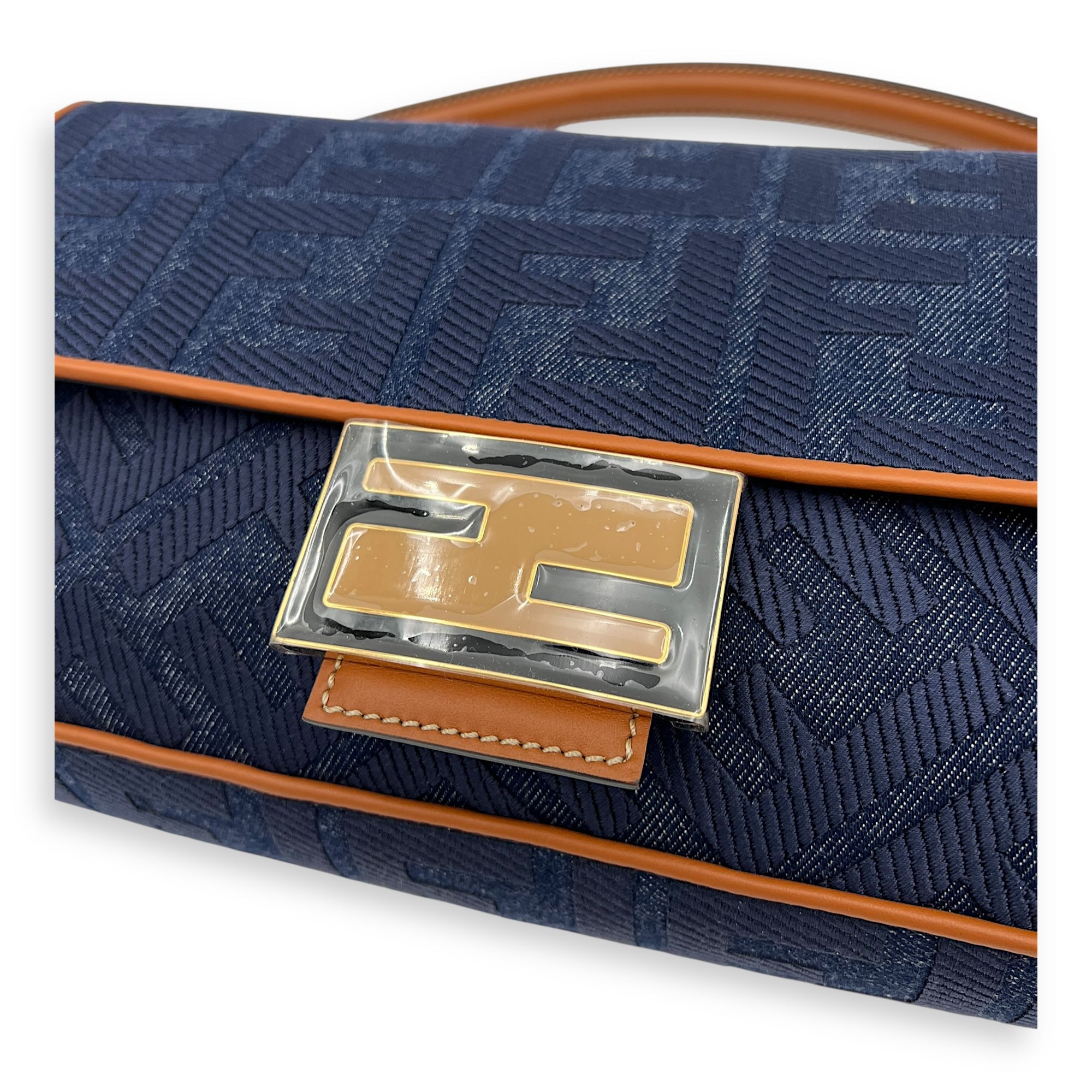 Fendi Baguette Shoulder Bag Blue in Denim, Gold hardware_4