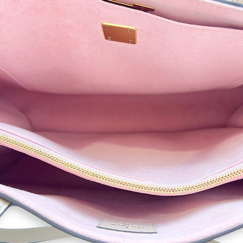 Louis Vuitton Lock Me Beige Tote Bag in Taurillon Leather, Gold hardware_6