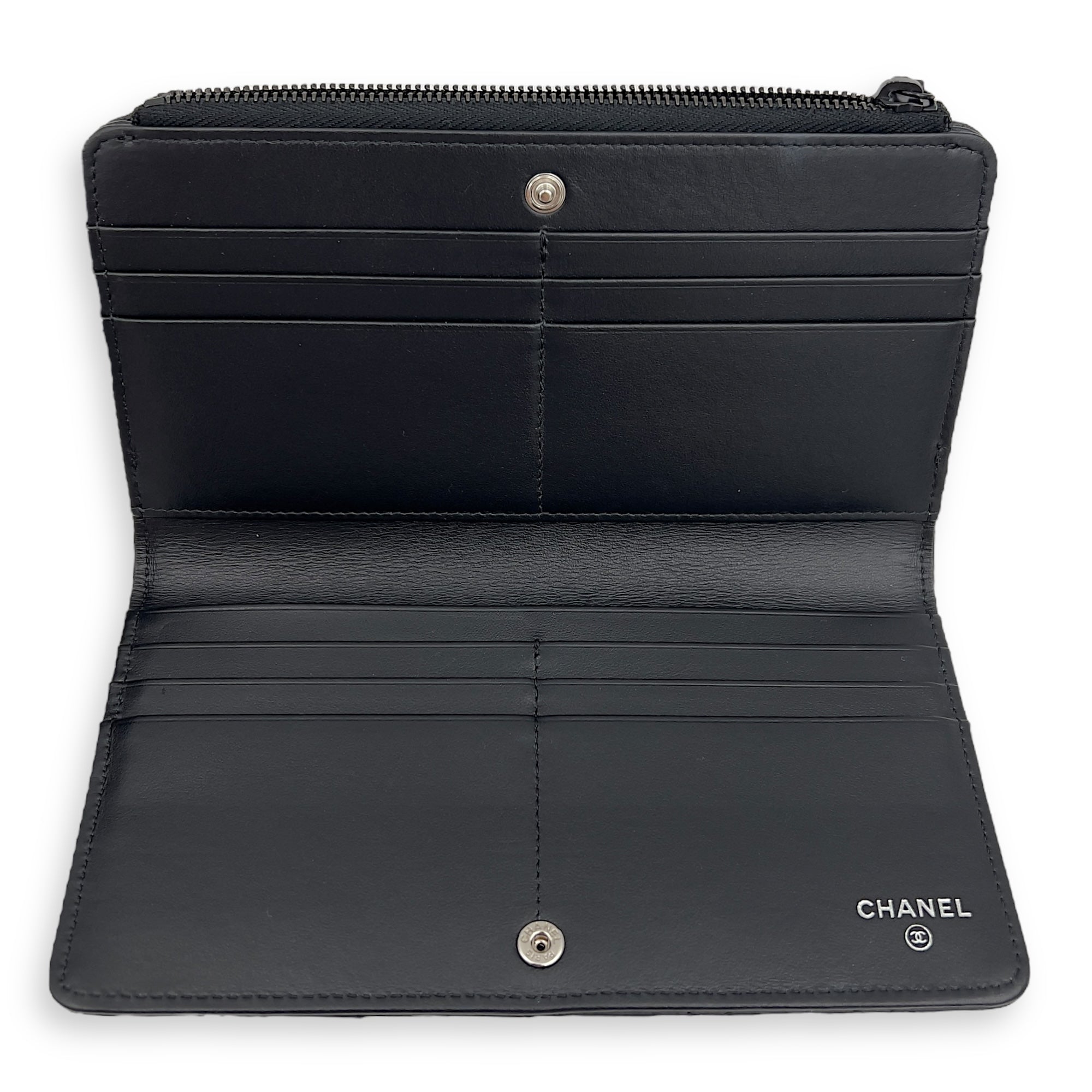 Chanel CC Black Wallet in Calfskin, Lacquered Metal hardware_6