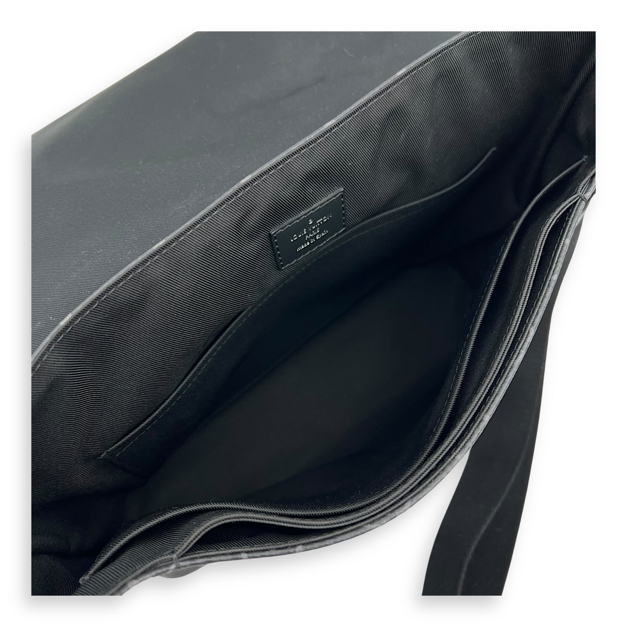 Louis Vuitton Logo Black Messenger in Monogram Coated Canvas, Silver hardware_6