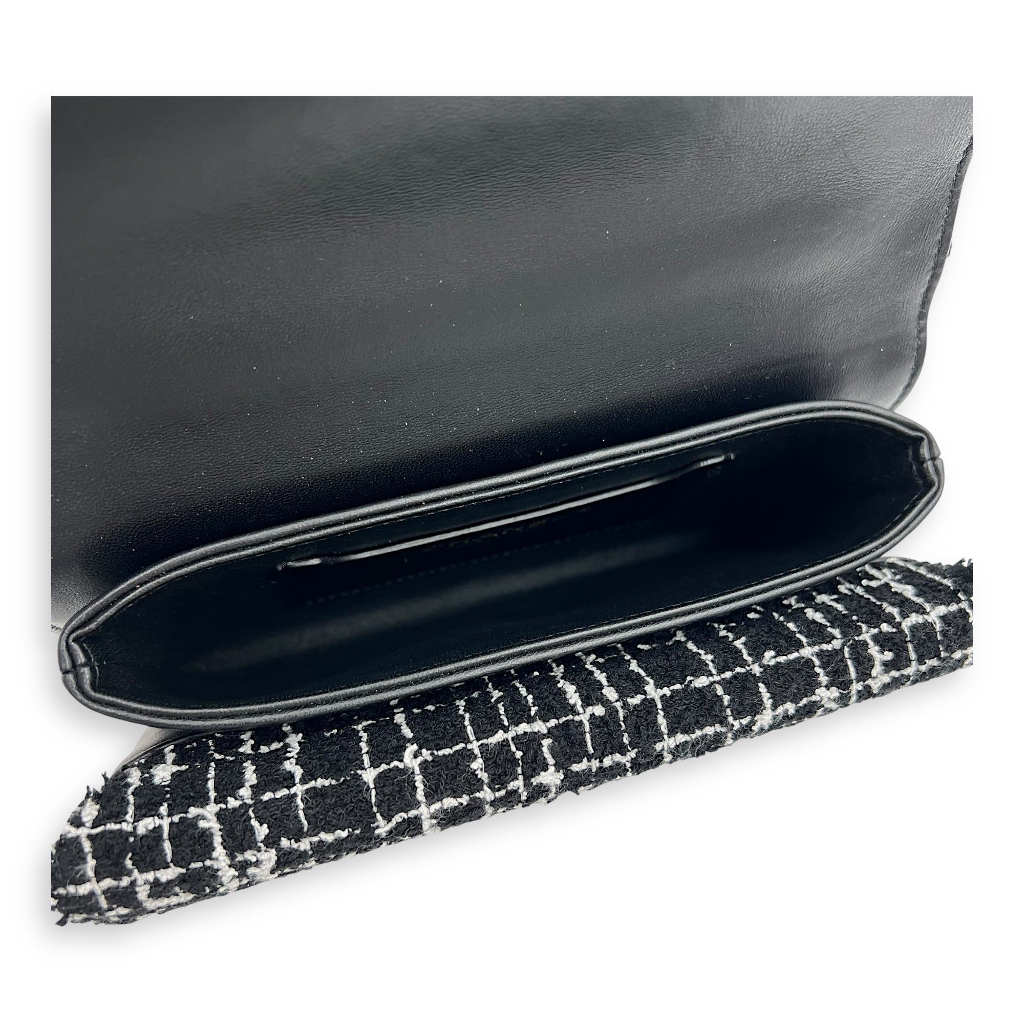 Chanel CC Black Top Handle Bag in Tweed, Gold hardware_8