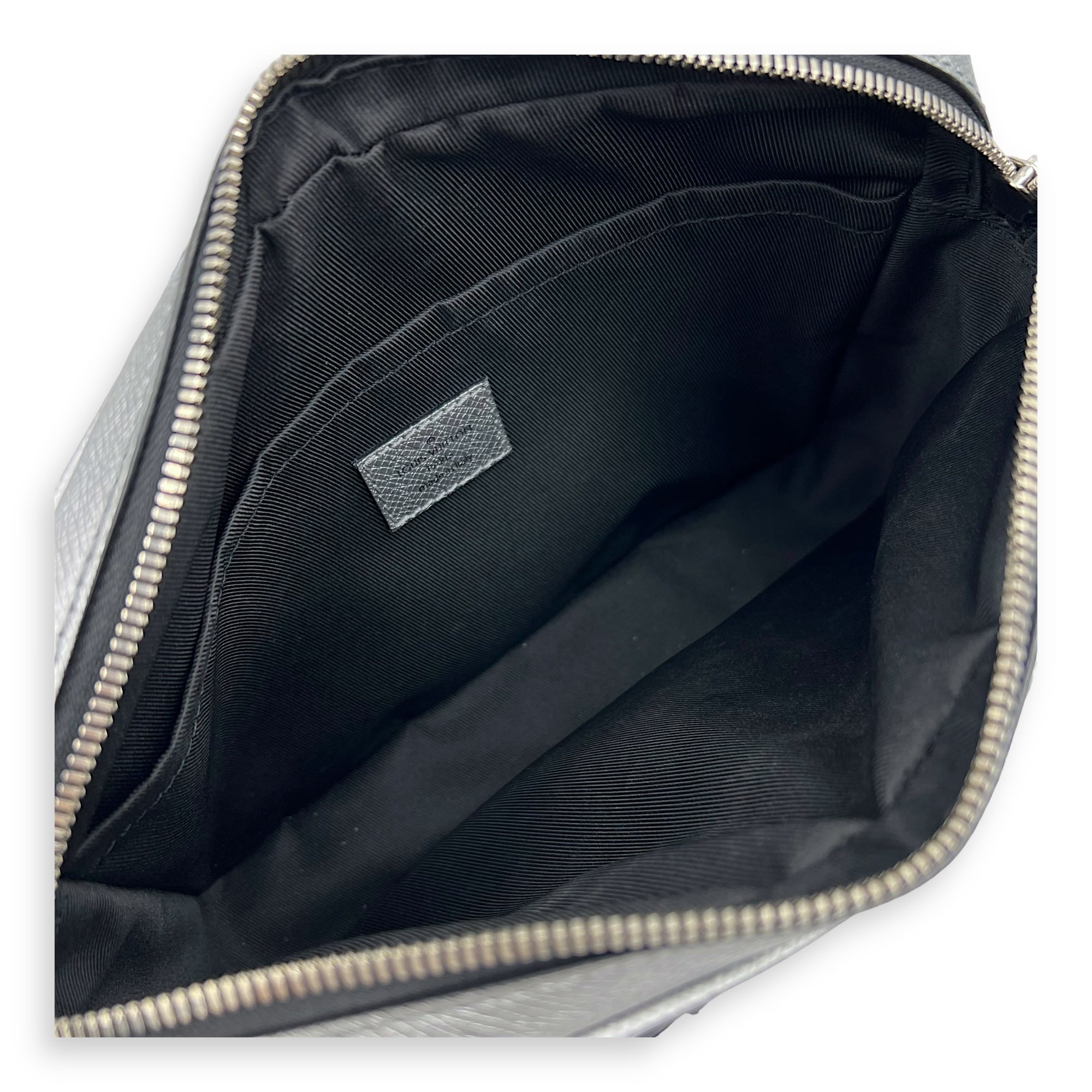 Louis Vuitton Logo Silver Messenger in Monogram Coated Canvas, Silver hardware_8