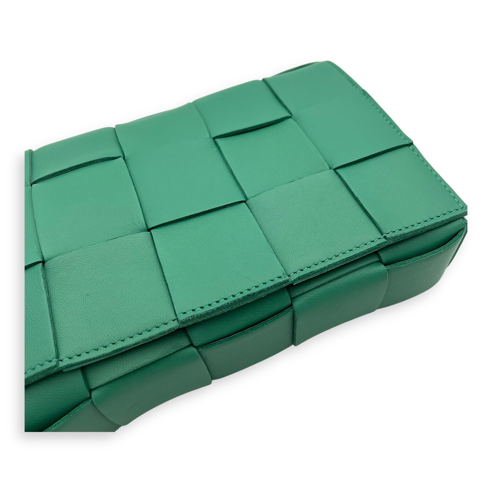 Bottega Veneta Cassette Crossbody Bag Green in Calfskin, Gold hardware_6
