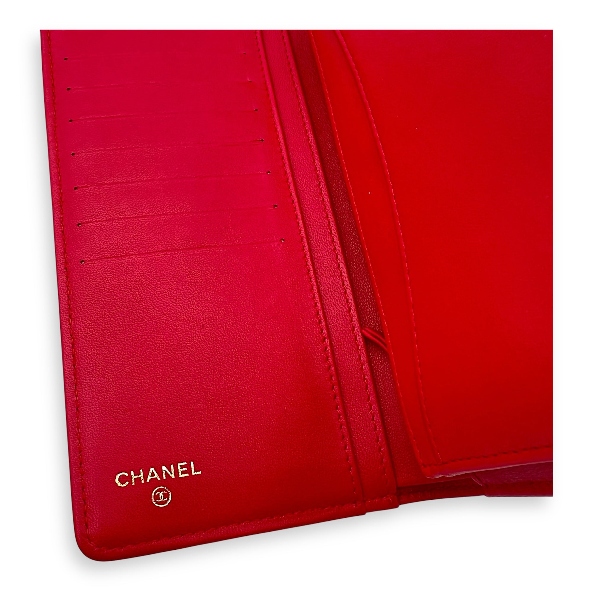 Chanel Classic Wallet Red in Lambskin, Gold hardware_6
