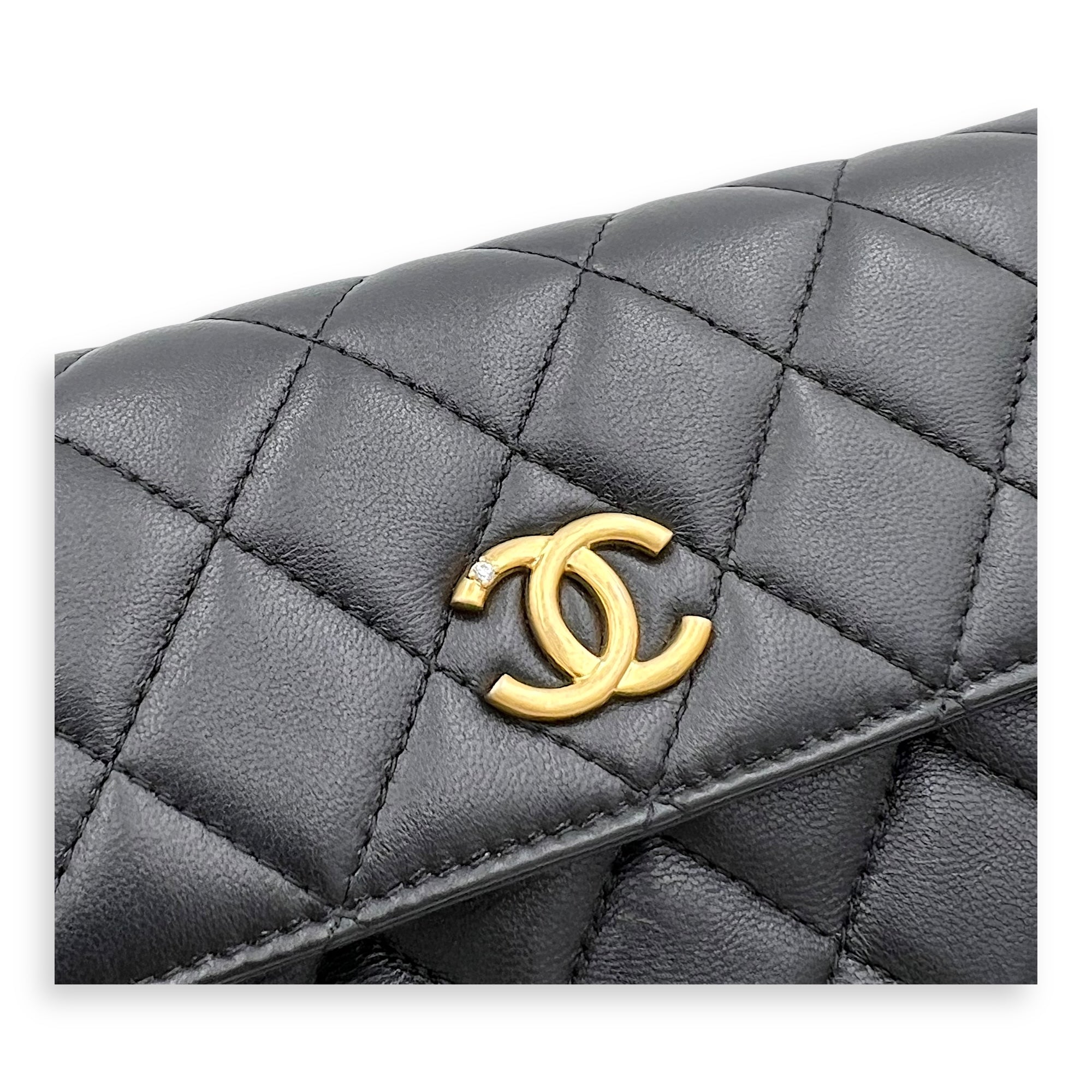 Chanel CC Wristlet Black in Lambskin, Gold hardware_6