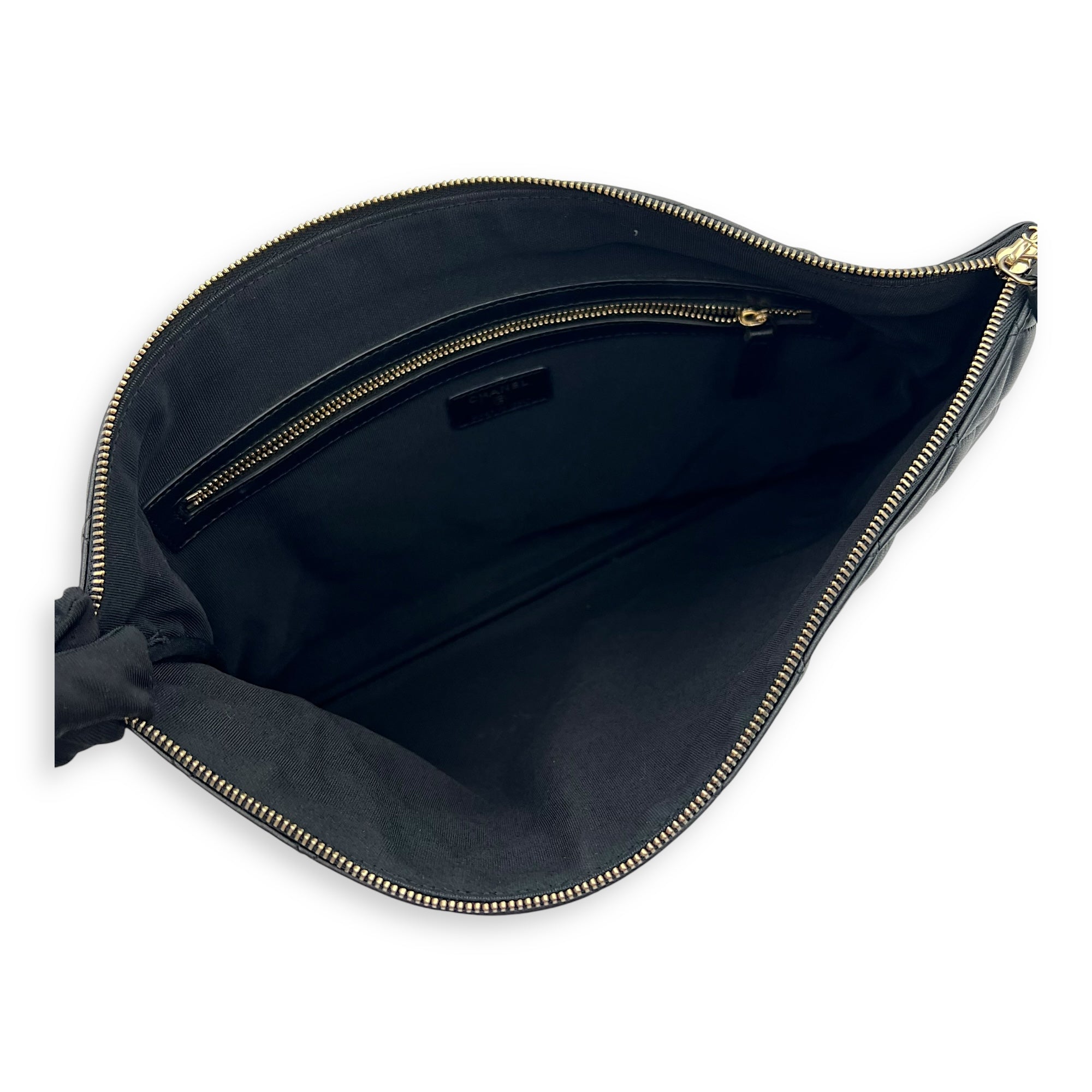 Chanel Classic Pouch Black in Lambskin, Gold hardware_4
