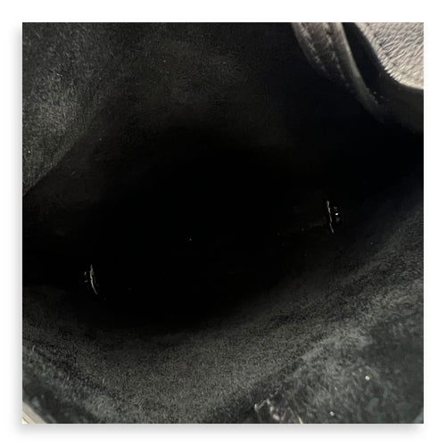 Saint Laurent Suzanne Hobo Black Shoulder Bag in Calfskin, Gold hardware_8