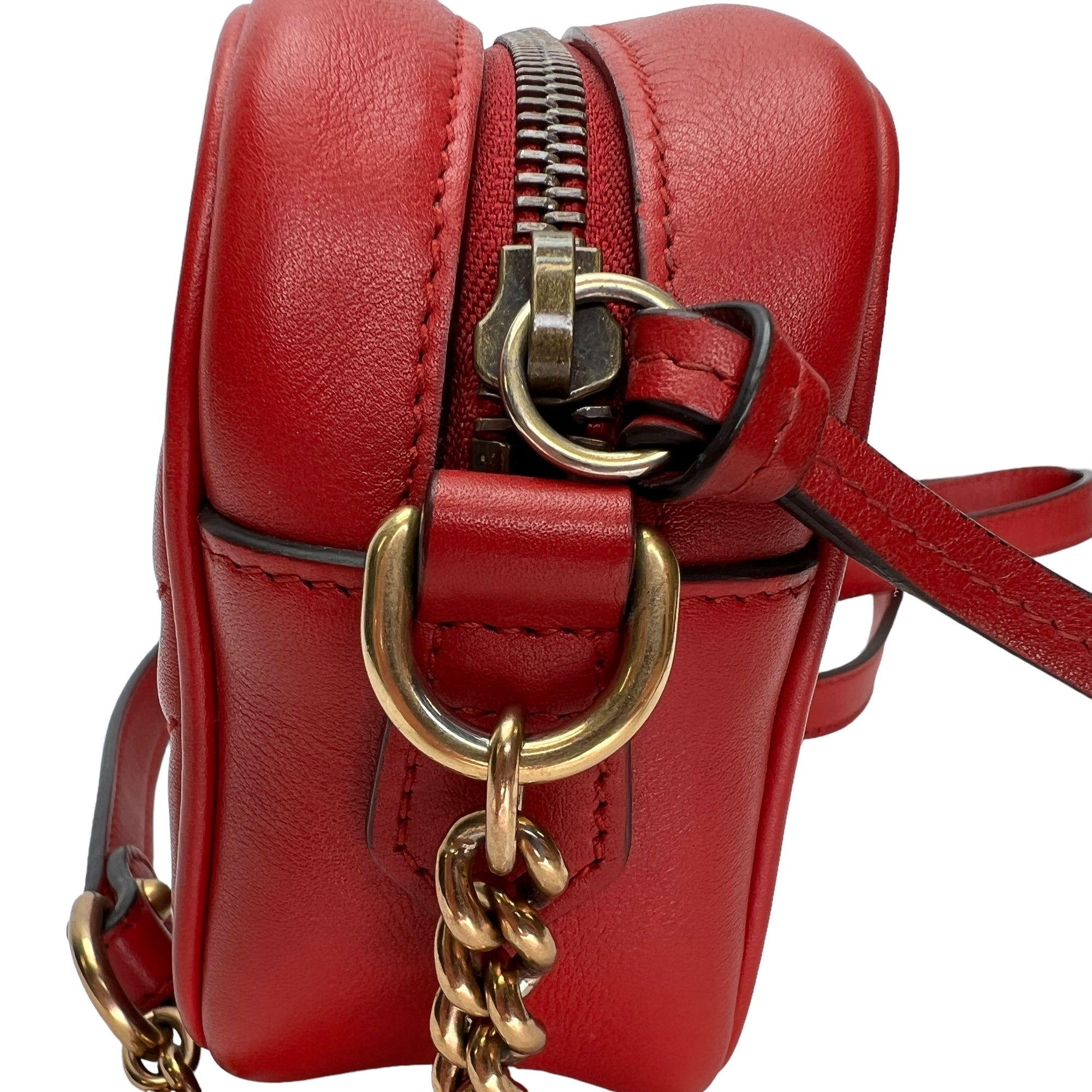 GG Marmont Red Crossbody Bag in Calfskin, Gold hardware