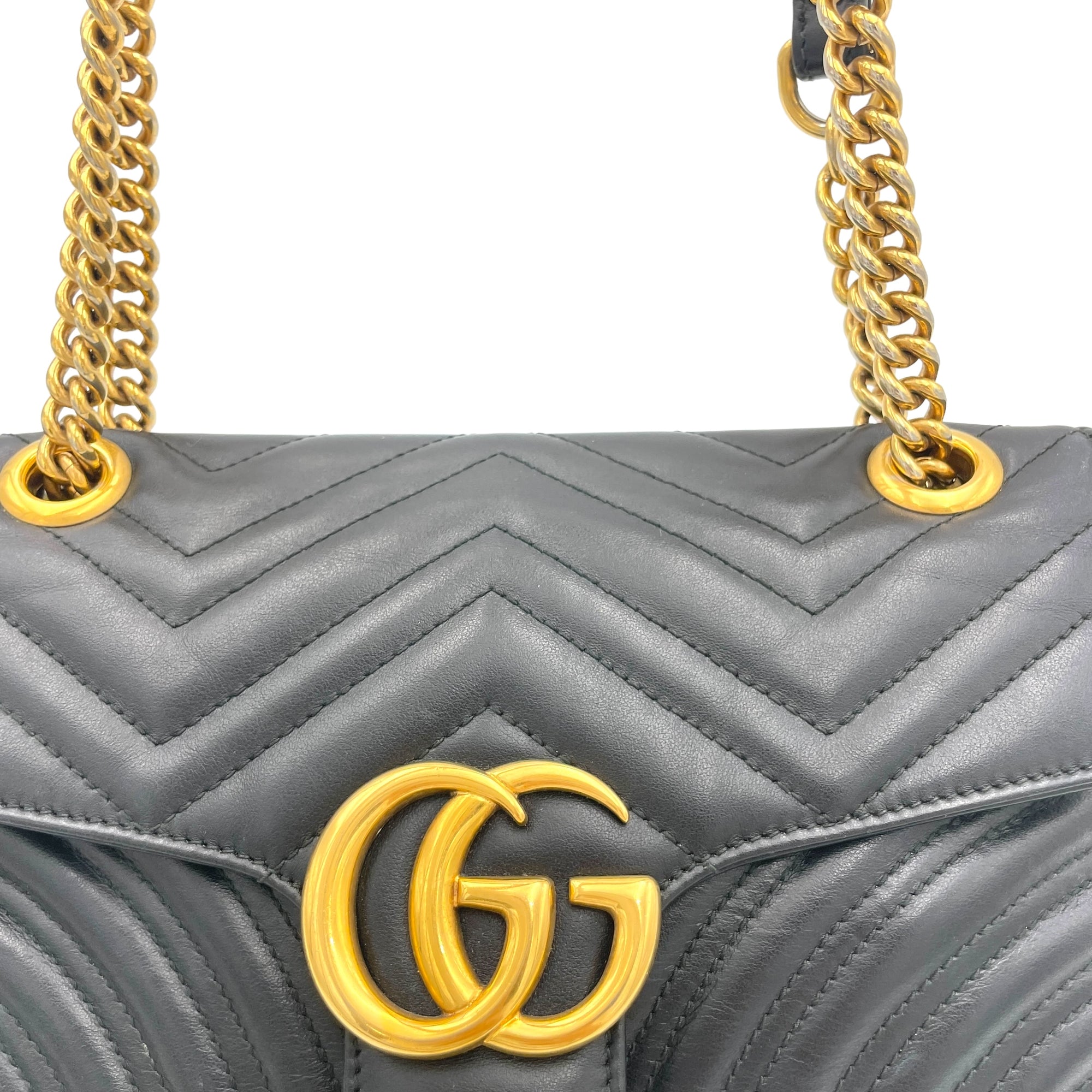 GG Marmont Black Shoulder Bag in Calfskin, Gold hardware