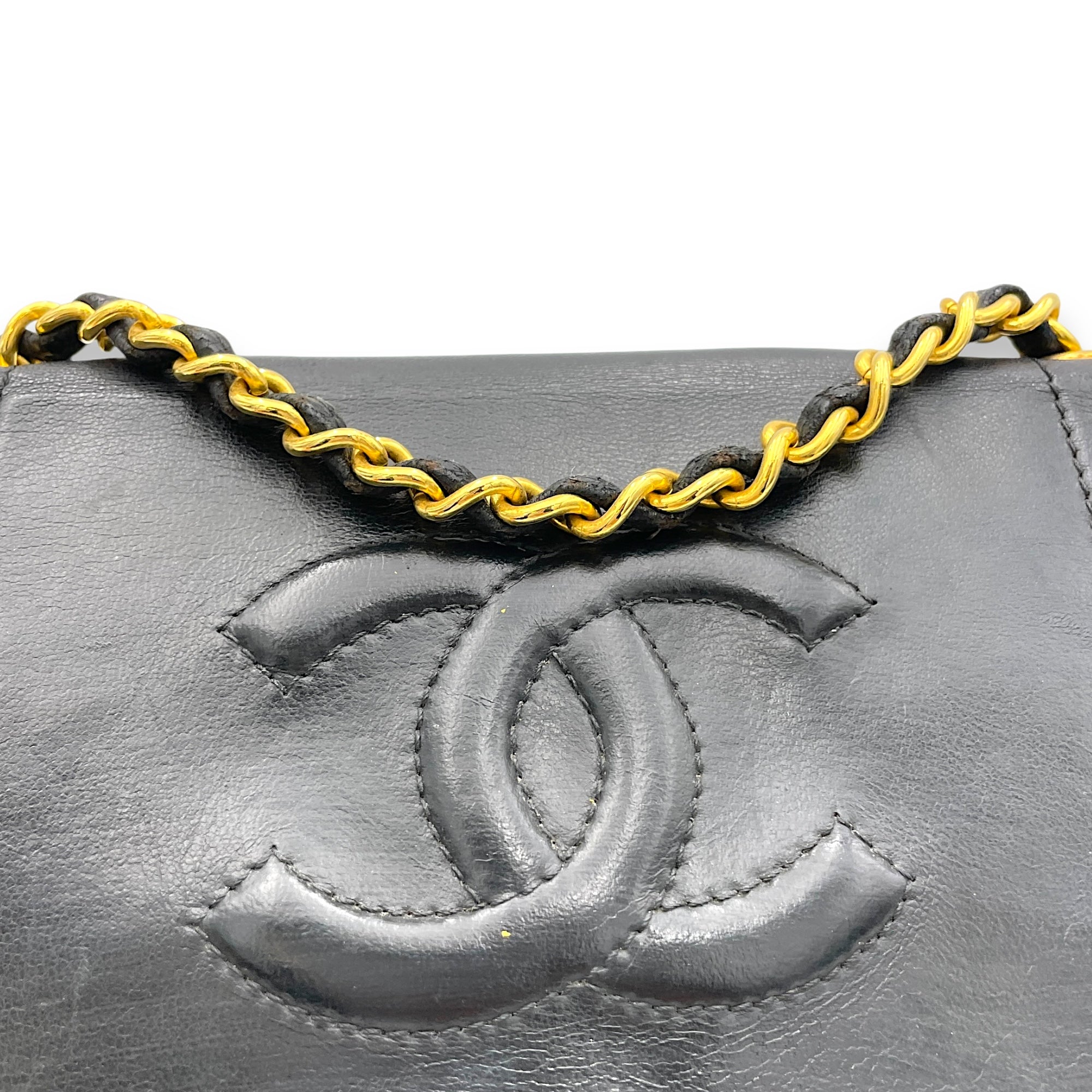 CC Shoulder Bag Black in Calfskin, Gold hardware