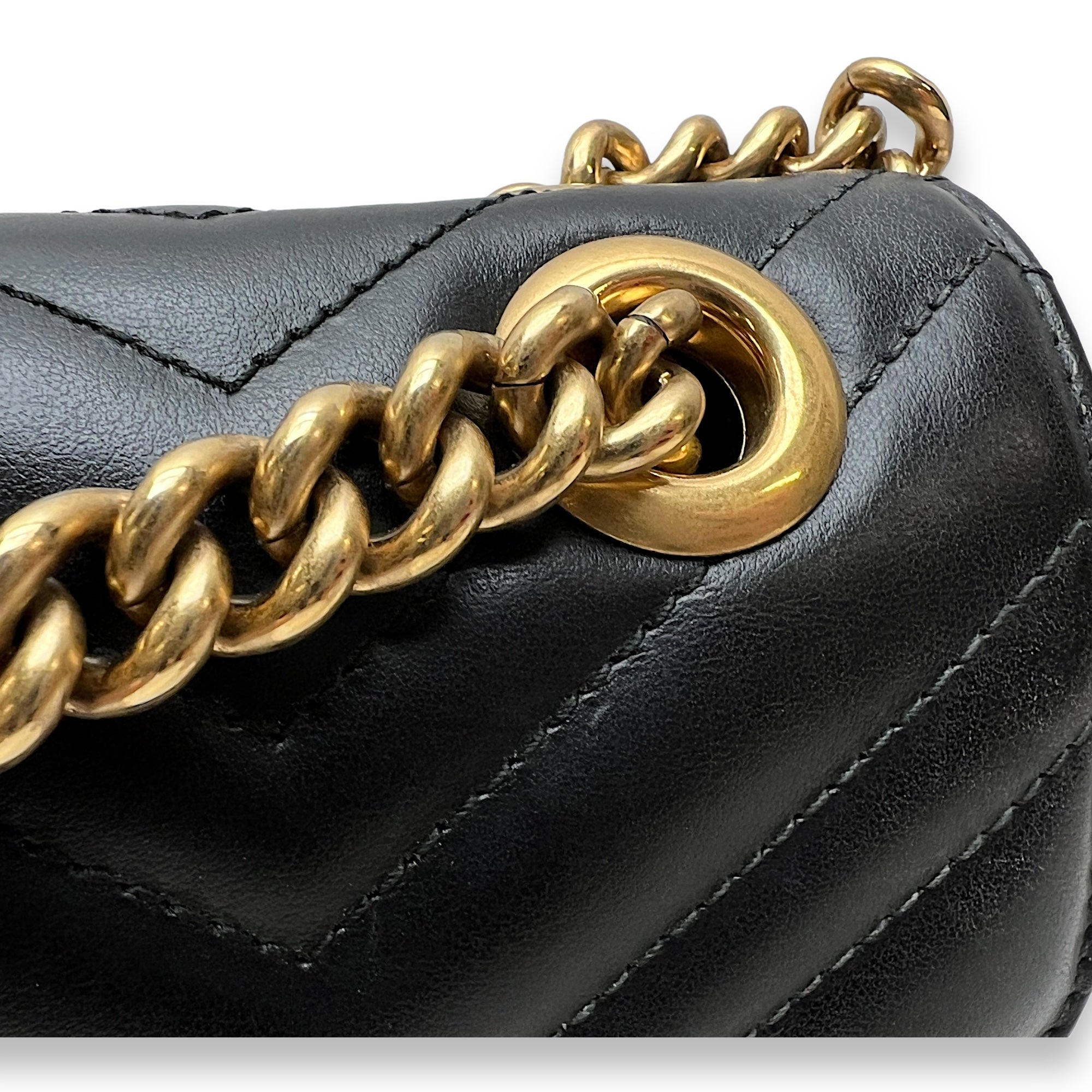 GG Marmont Shoulder Bag Black in Calfskin, Gold hardware