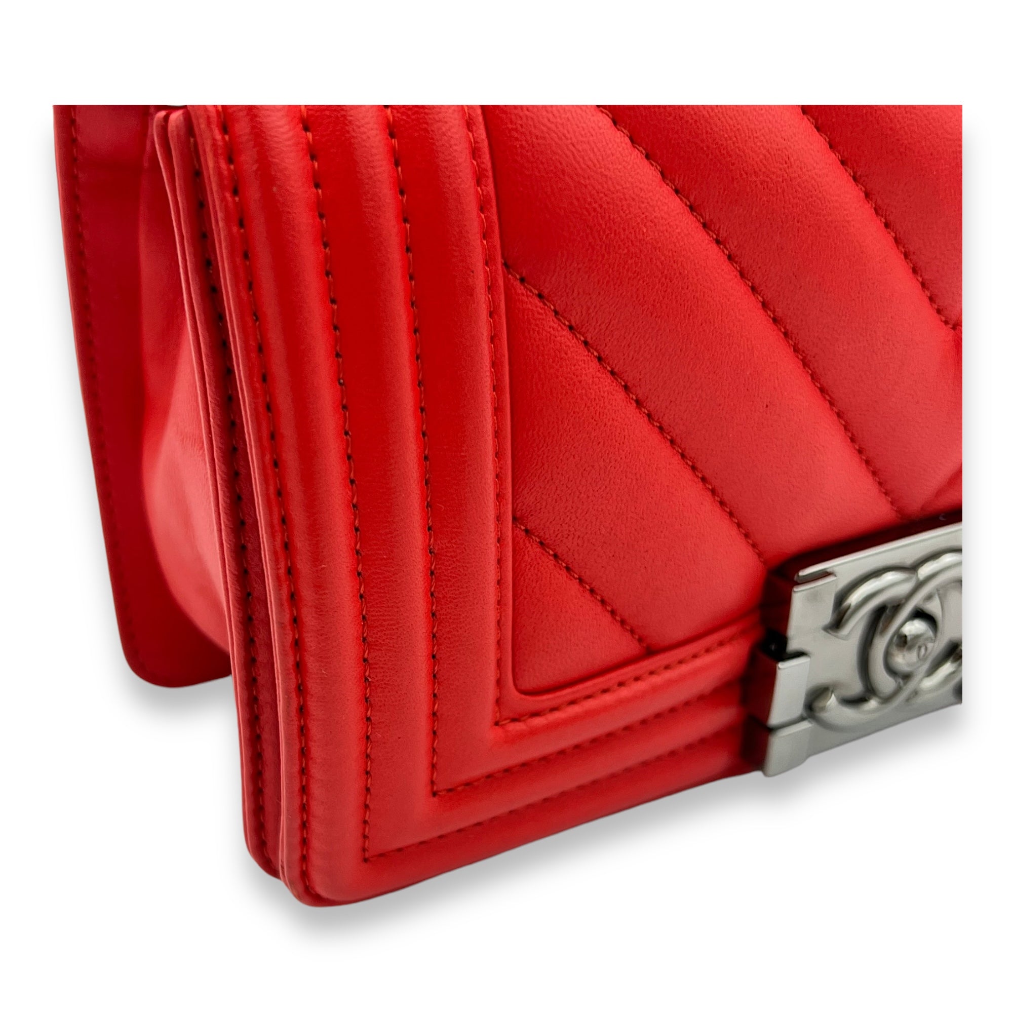 Boy Small Red Shoulder Bag in Lambskin, Gunmetal hardware