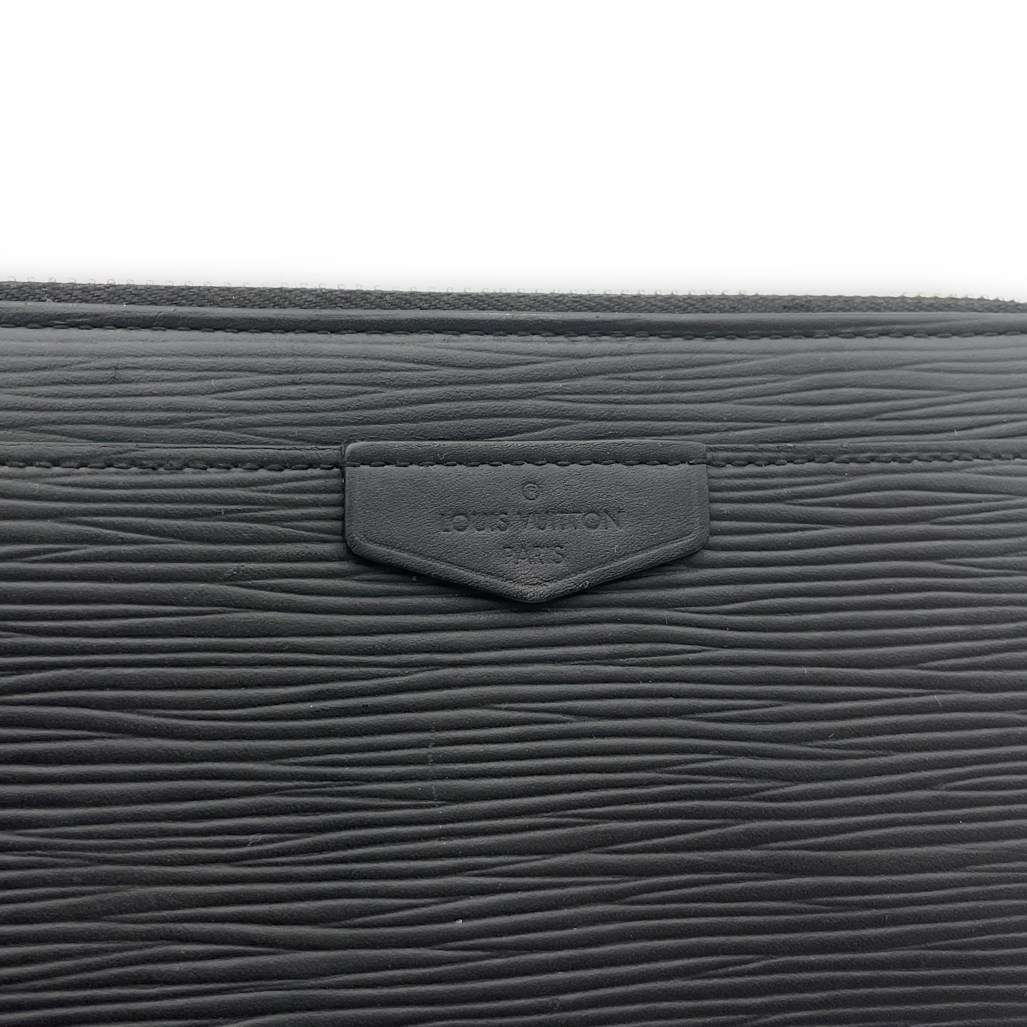 Zippy Wallet Black in Epi Leather, Silver hardware