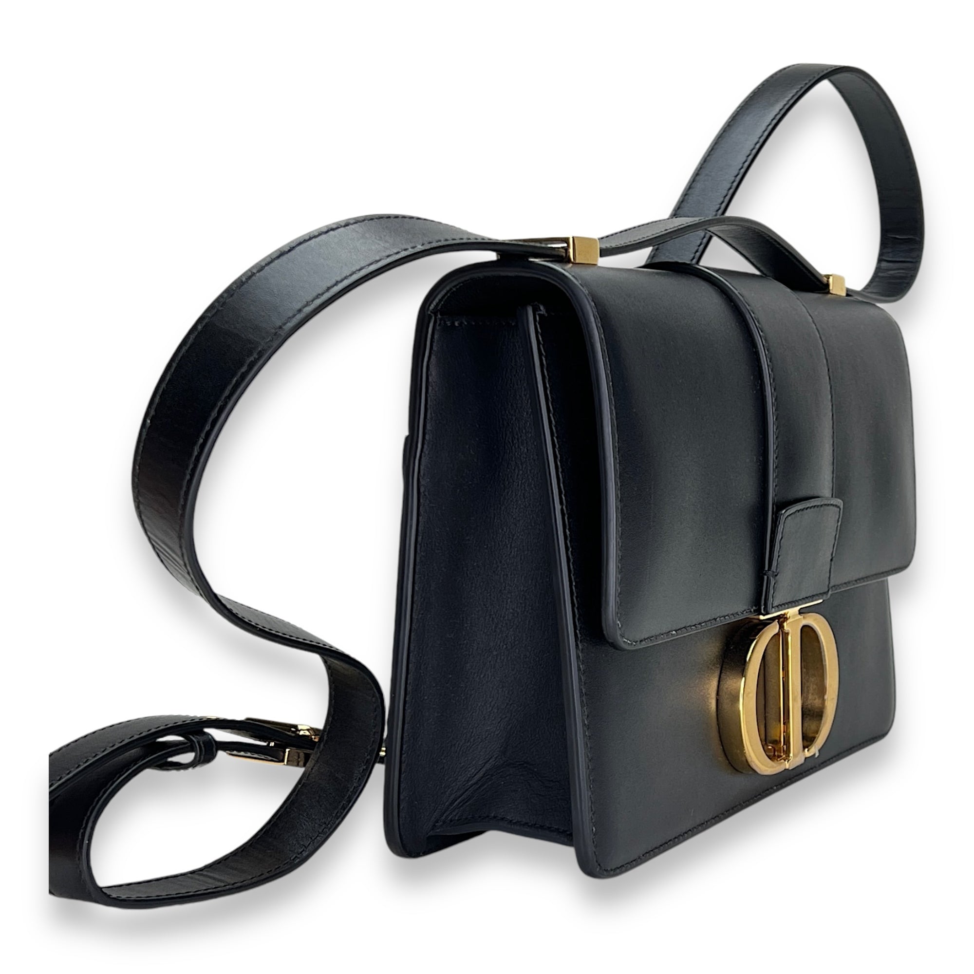 30 Montaigne Medium Shoulder bag in Calfskin, Gold Hardware