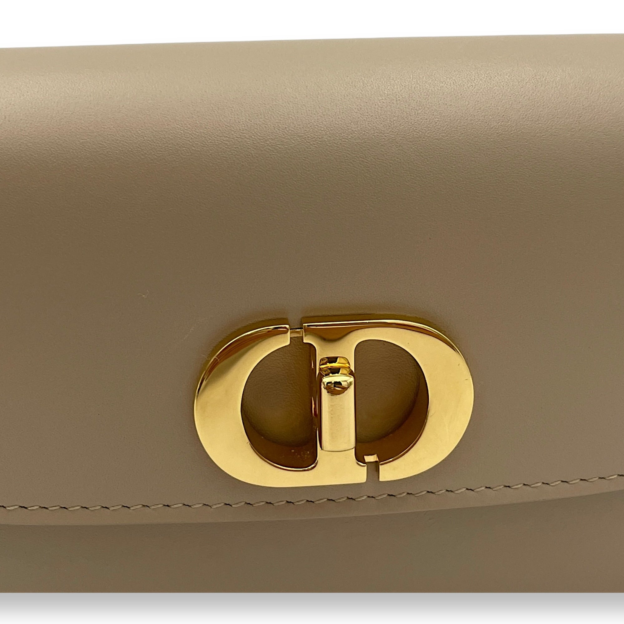 30 Montaigne Avenue Small Crossbody bag in Calfskin, Gold Hardware