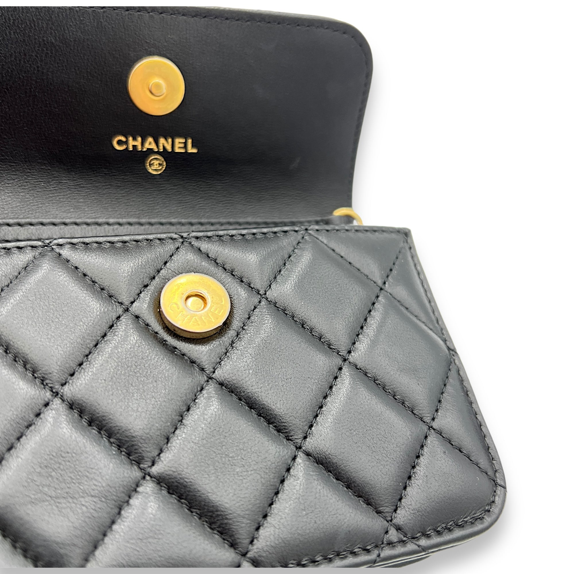 Pearl Crush Wallet On Chain Black in Lambskin, Gold hardware