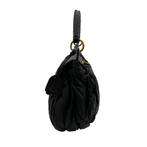 Matelassé Shoulder Bag Black in Lambskin, Gold hardware