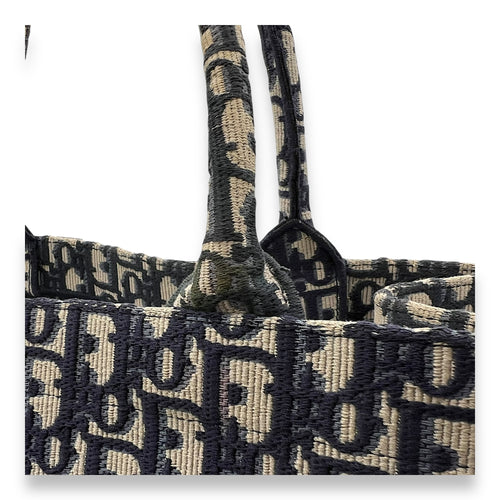 Book Tote Medium Tote bag in Jacquard, N/A Hardware