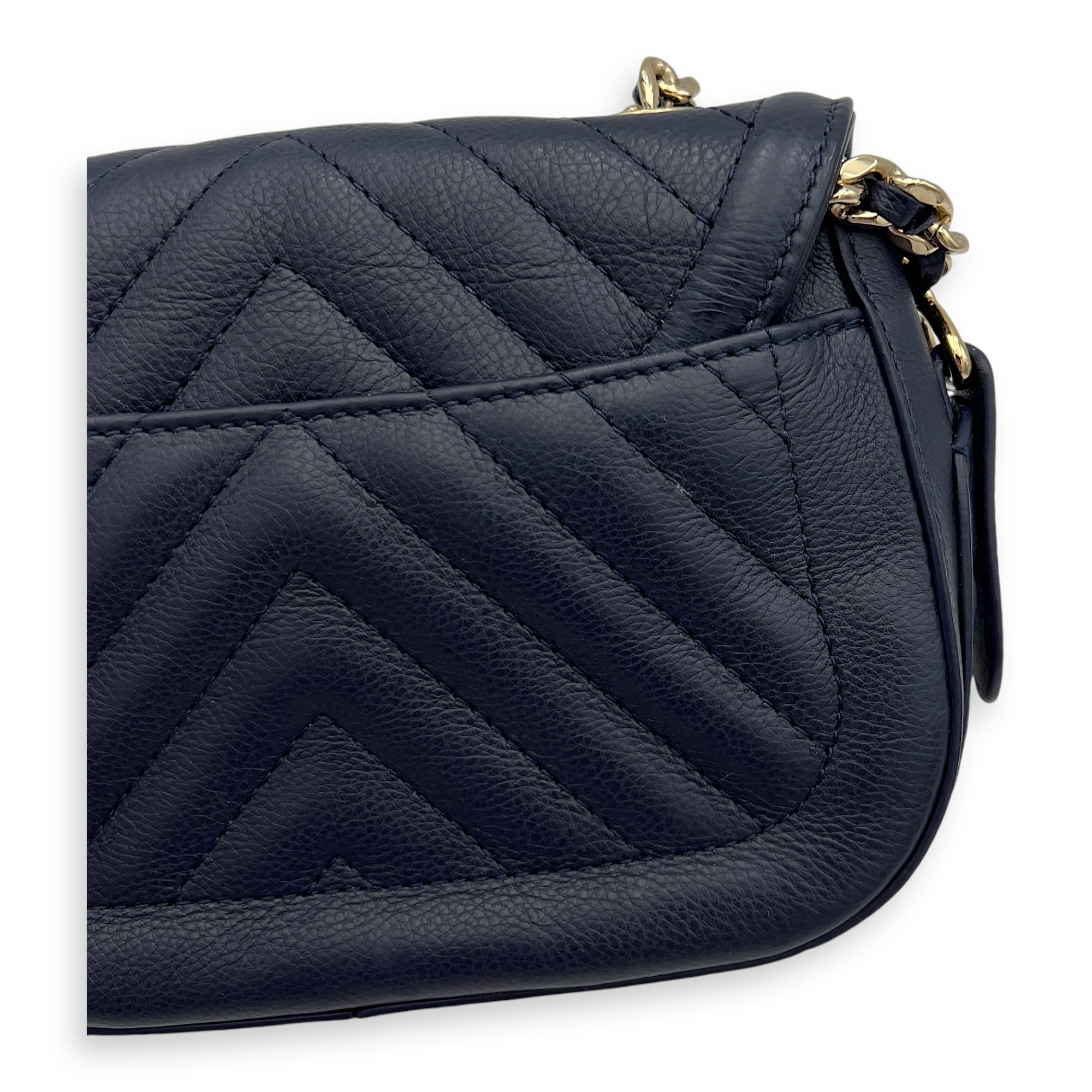 CC Flap Chevron Blue Crossbody Bag in Calfskin, Gold hardware