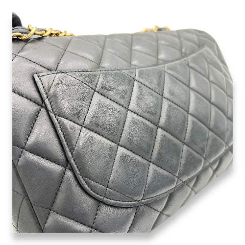 Classic Single Flap Jumbo Black Shoulder Bag in Lambskin, Gold hardware