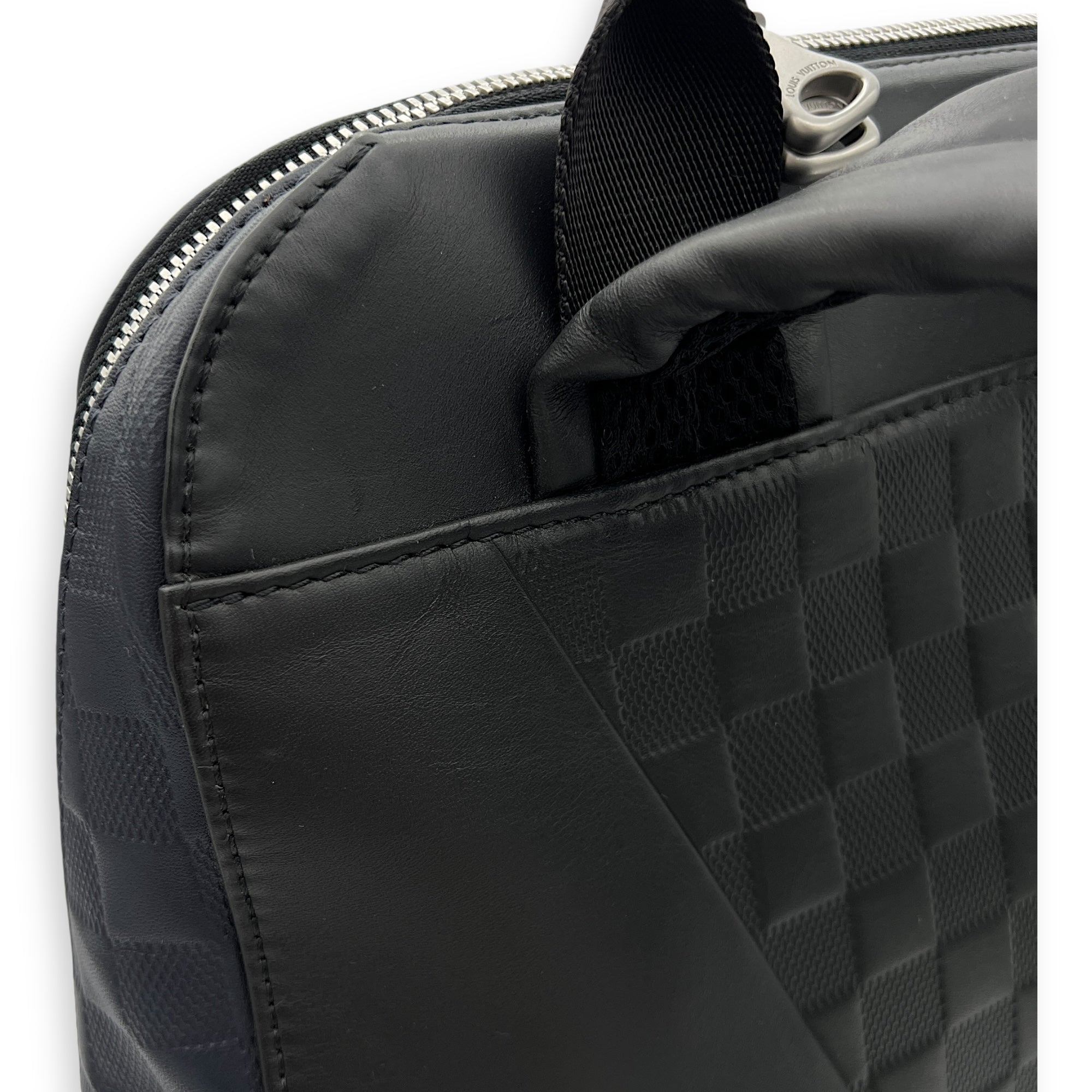 Infini Avenue Black Backpack in Embossed Leather, Silver hardware