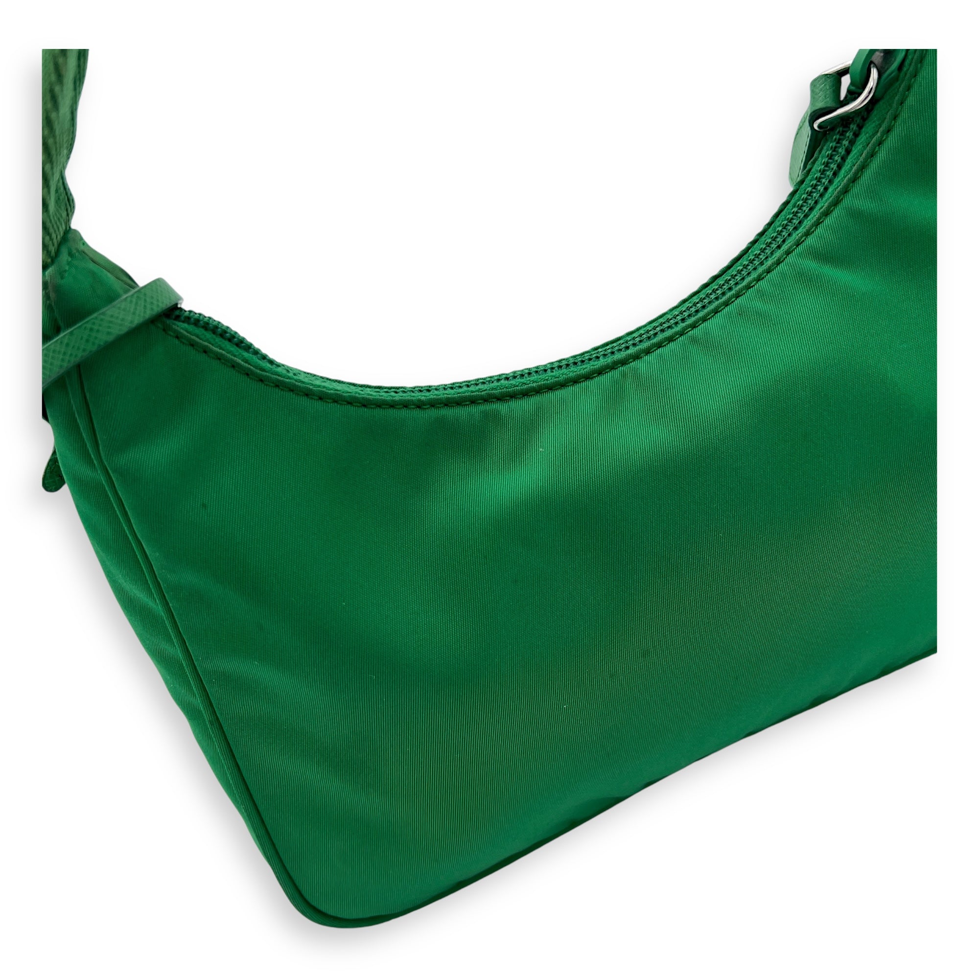 Re-Edition 2000 Shoulder Bag Green in Nylon, Silver hardware