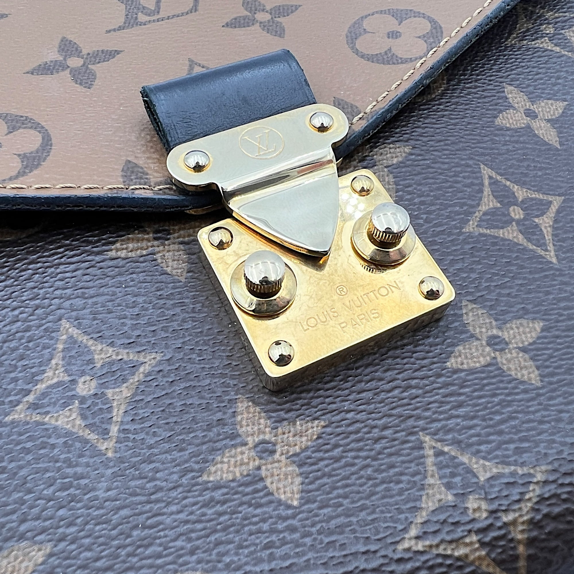 Louis Vuitton Pochette Metis Crossbody Bag Brown in Monogram Coated Canvas, Gold hardware_7