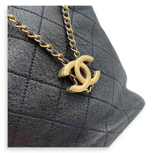 Chanel Quilted Drawstring CC Black Bucket Bag in Calfskin, Gold hardware_7