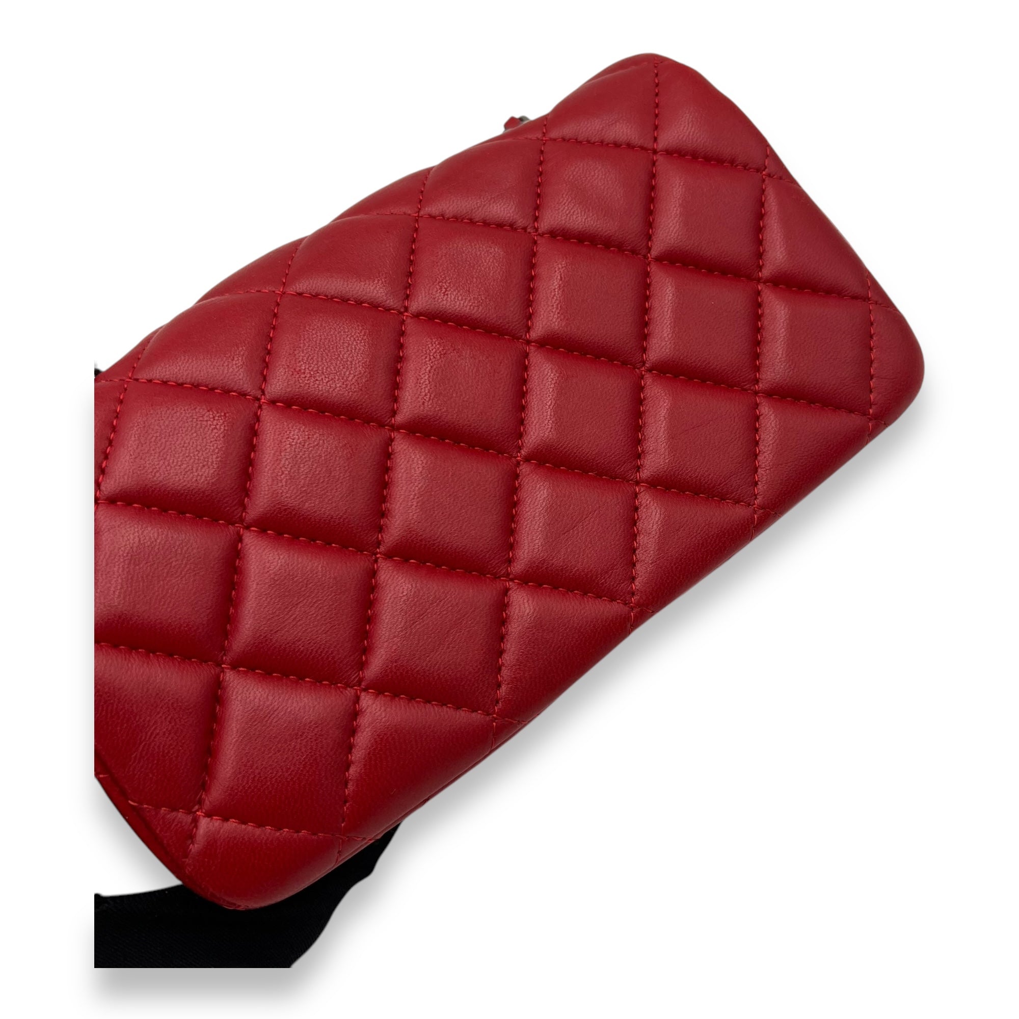 Chanel Classic Crossbody Bag Red in Lambskin, Ruthenium hardware_7