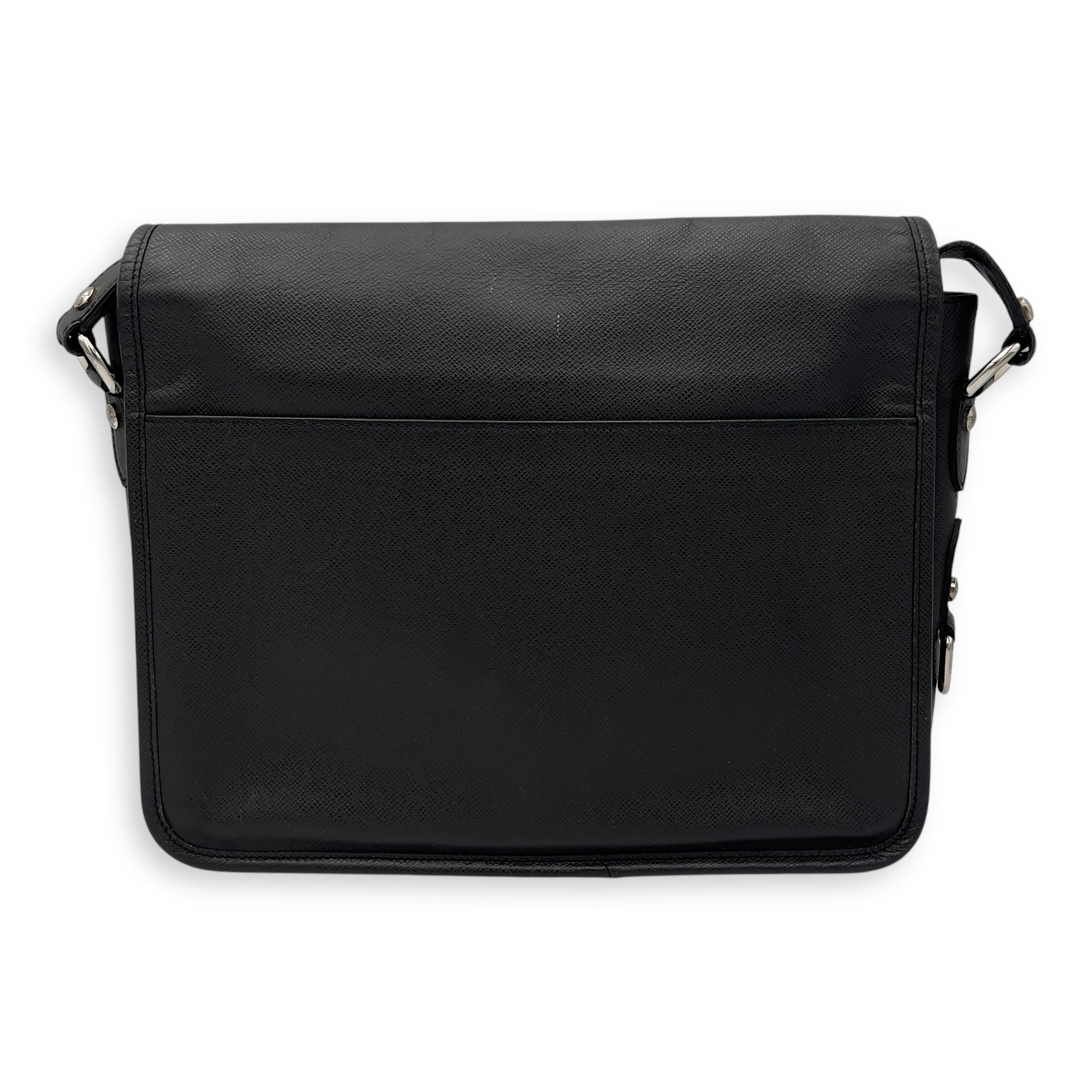 Louis Vuitton Messenger Crossbody Bag MM Black in Taiga Leather, Silver hardware_2