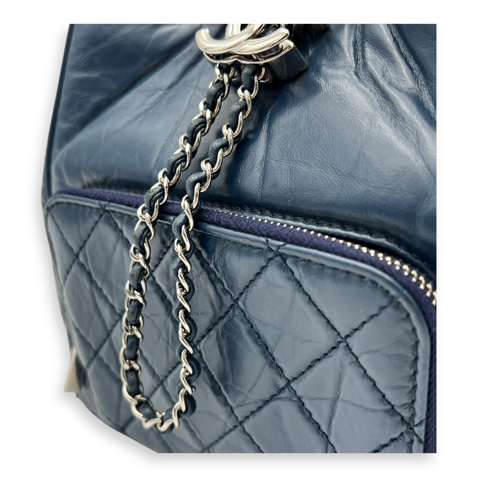 Chanel Quilted Seasonal Bucket Bag Blue in Calfskin, Gold hardware_7
