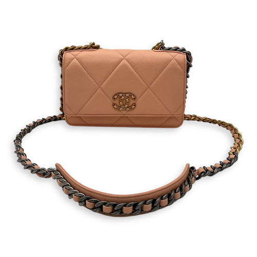 Chanel C19 Wallet On Chain Peach in Lambskin, Mixed hardware_16