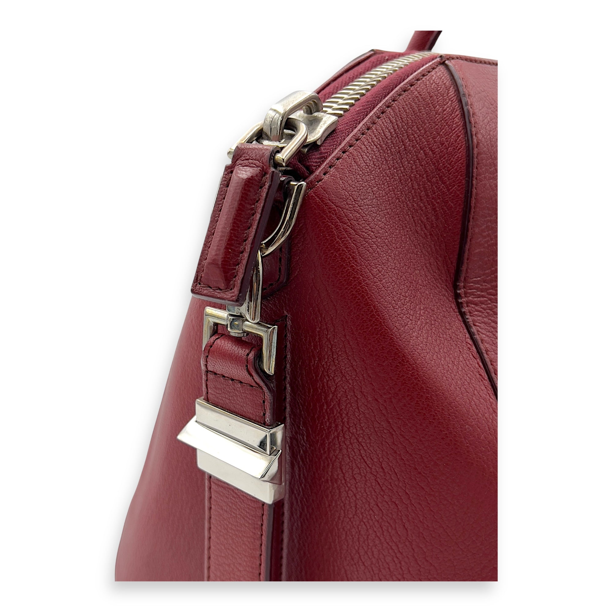 Givenchy Antigona Top Handle Bag Red in Calfskin, Gold hardware_7
