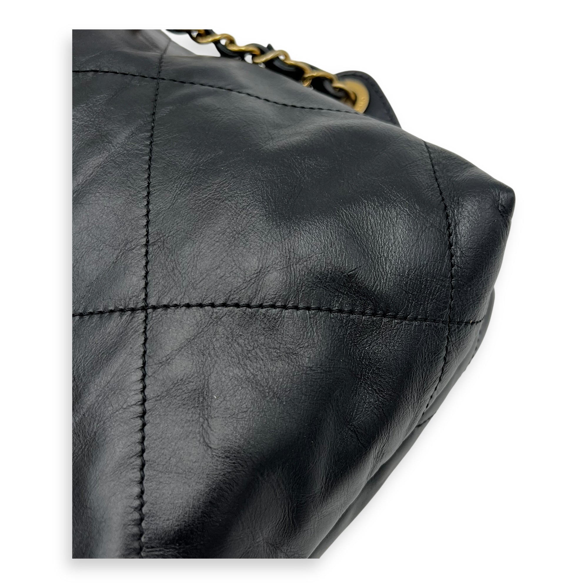 Chanel Chanel 22 Black Backpack in Calfskin, Gold hardware_7