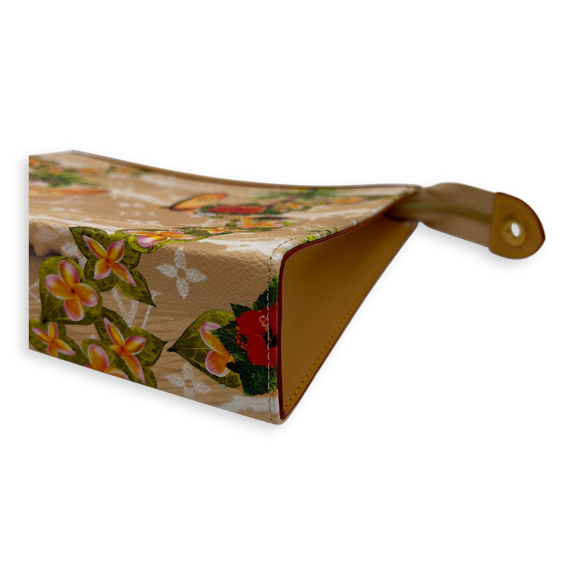Louis Vuitton Pochette Voyage Pre-Fall 2024 MM Beige Clutch in Coated Canvas, Gold hardware_9