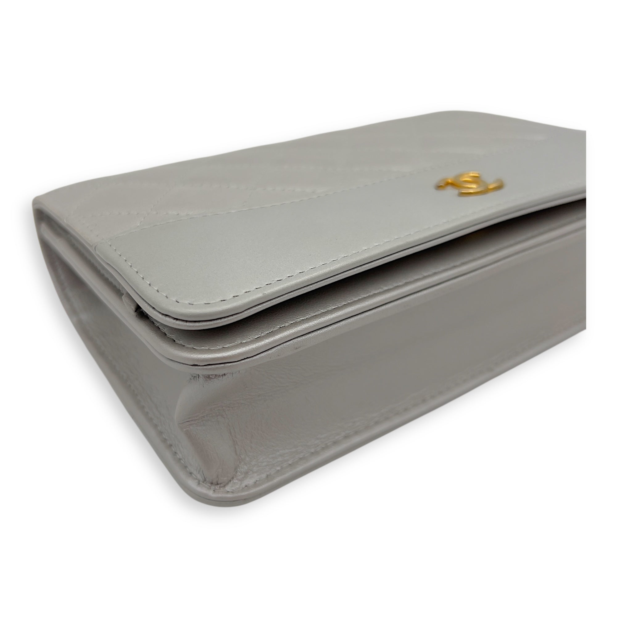 Chanel Gabrielle Wallet On Chain Pearly in Lambskin, Gold hardware_7