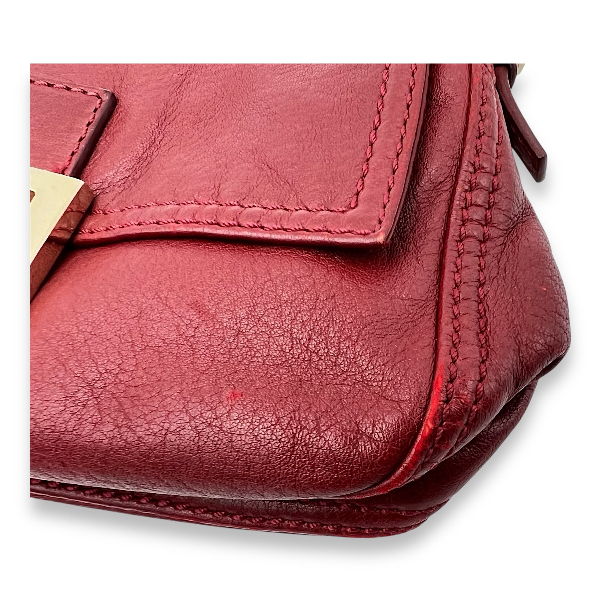 Fendi Baguette Shoulder Bag Red in Calfskin, Gold hardware_7