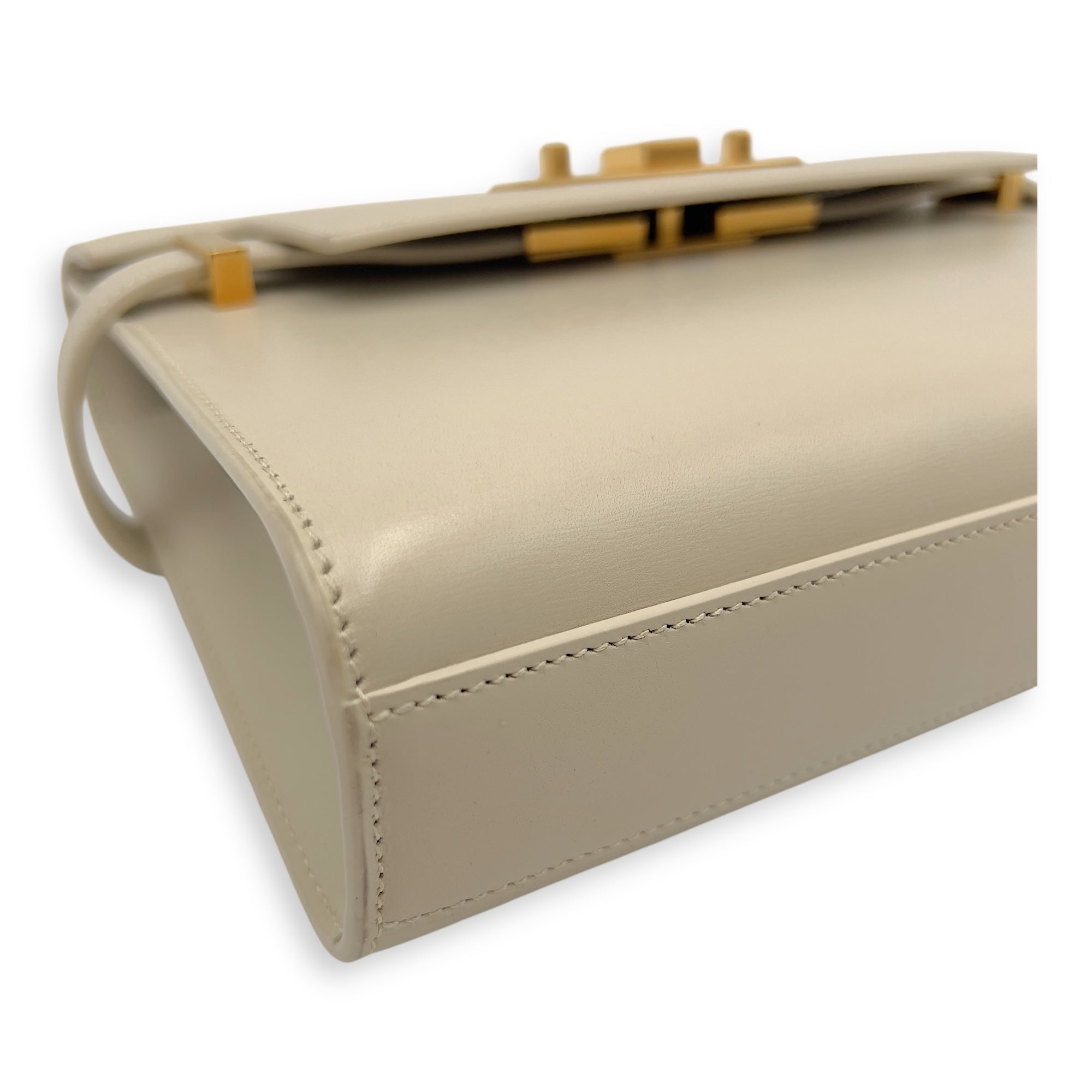 Saint Laurent Manhattan Shoulder Bag White in Calfskin, Gold hardware_8