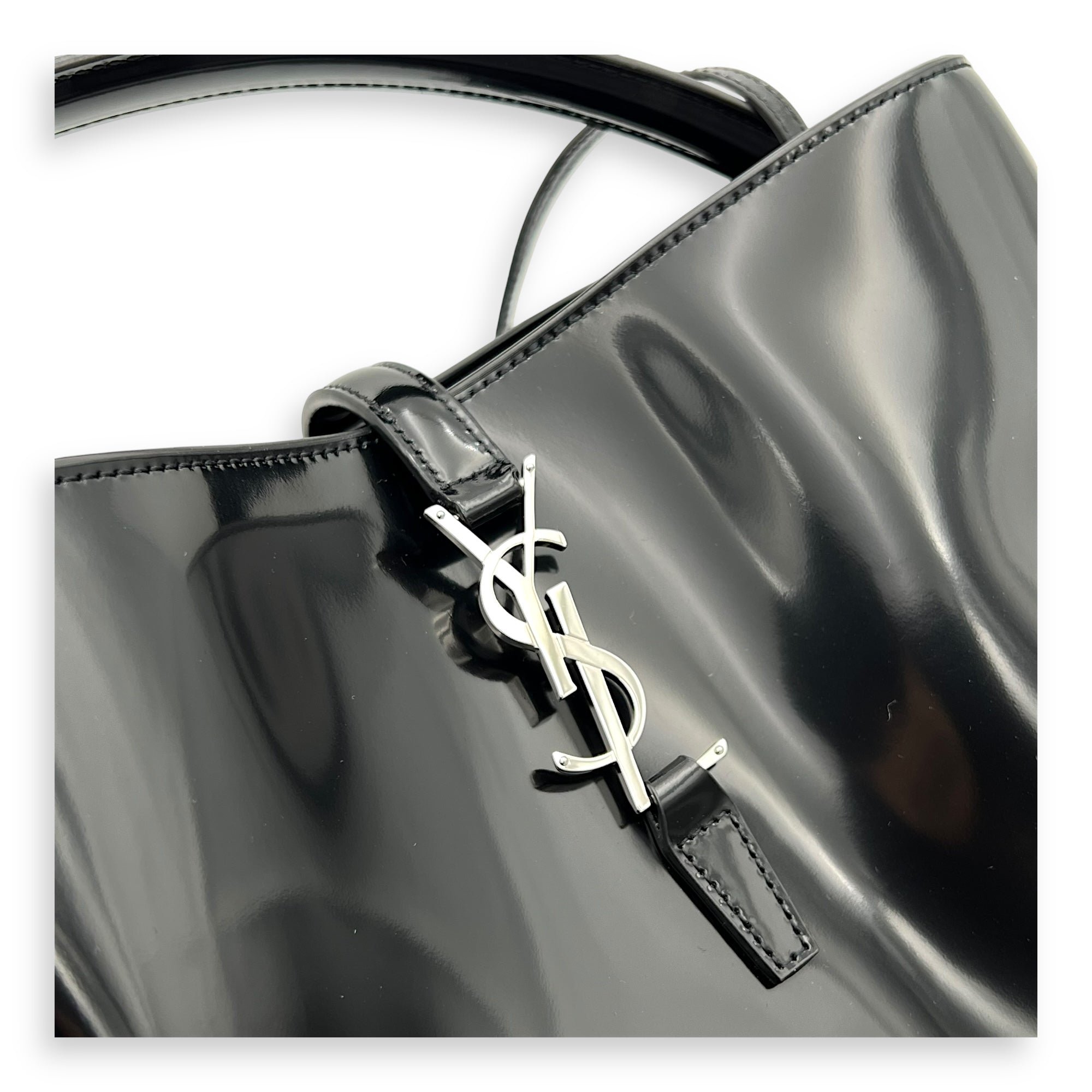 Saint Laurent Le 37 Bucket Bag Black in Patent Leather, Silver hardware_7