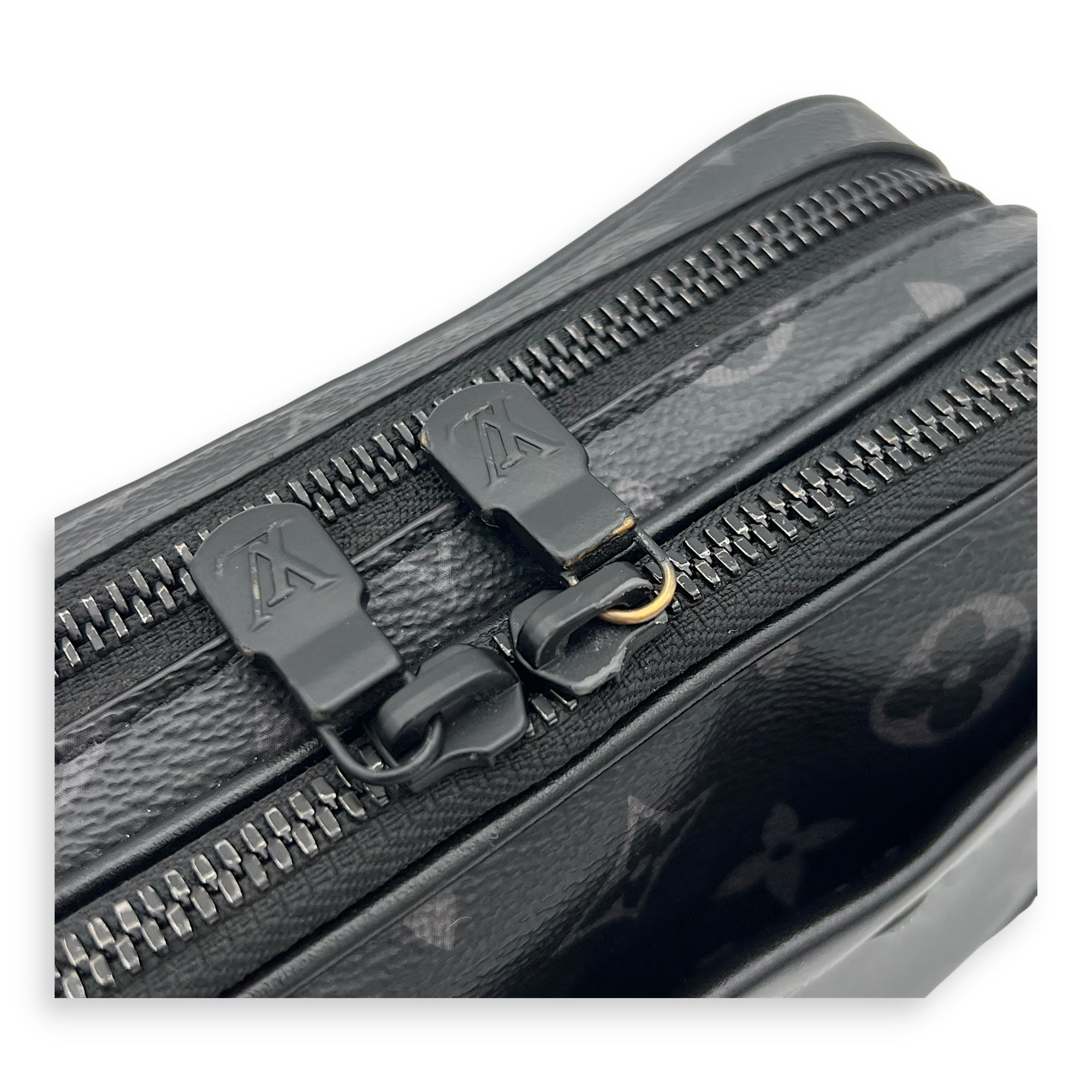 Louis Vuitton Alpha Crossbody Bag Black in Monogram Coated Canvas, Lacquered Metal hardware_7