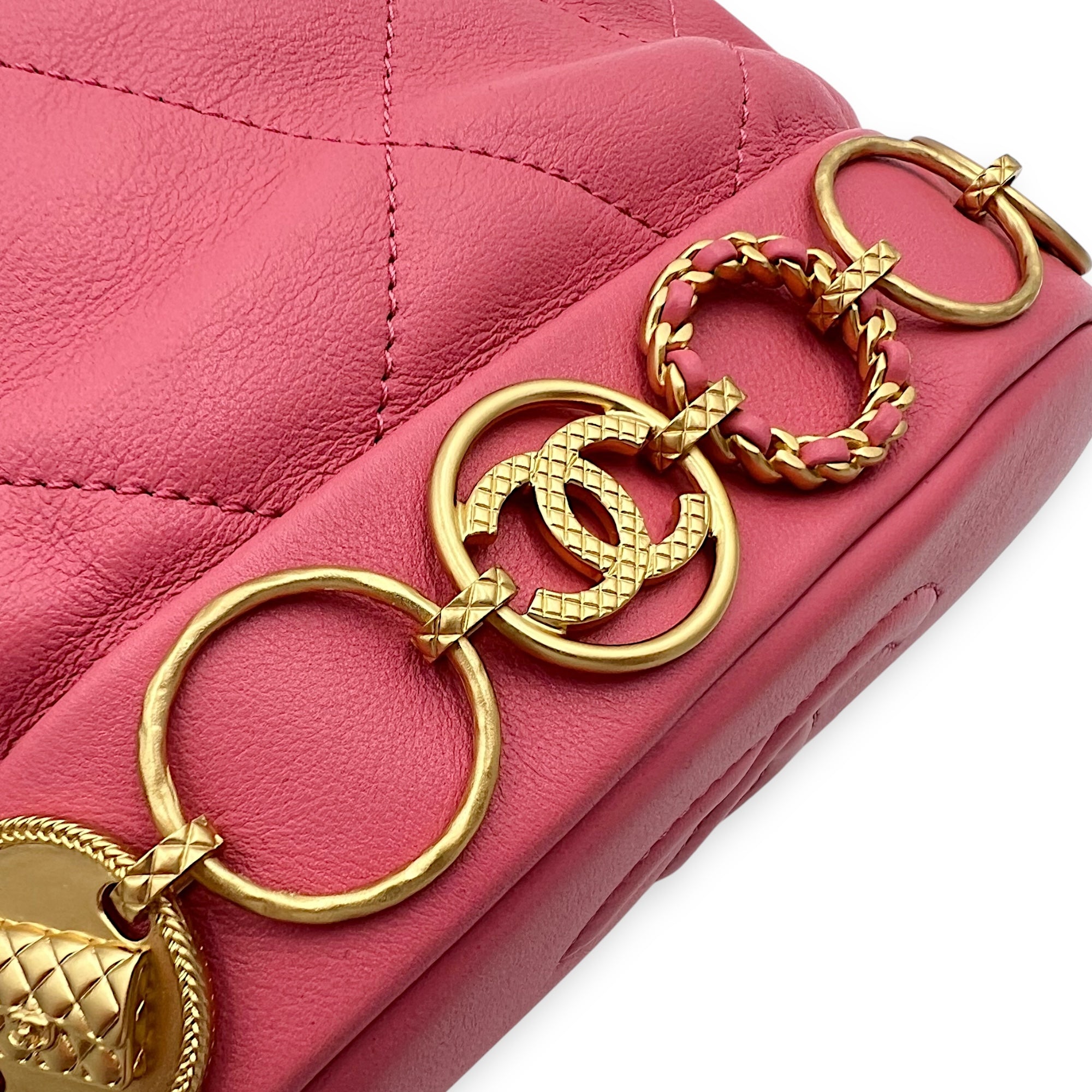 Chanel Quilted Seasonal Bucket Bag Pink in Calfskin, Gold hardware_7