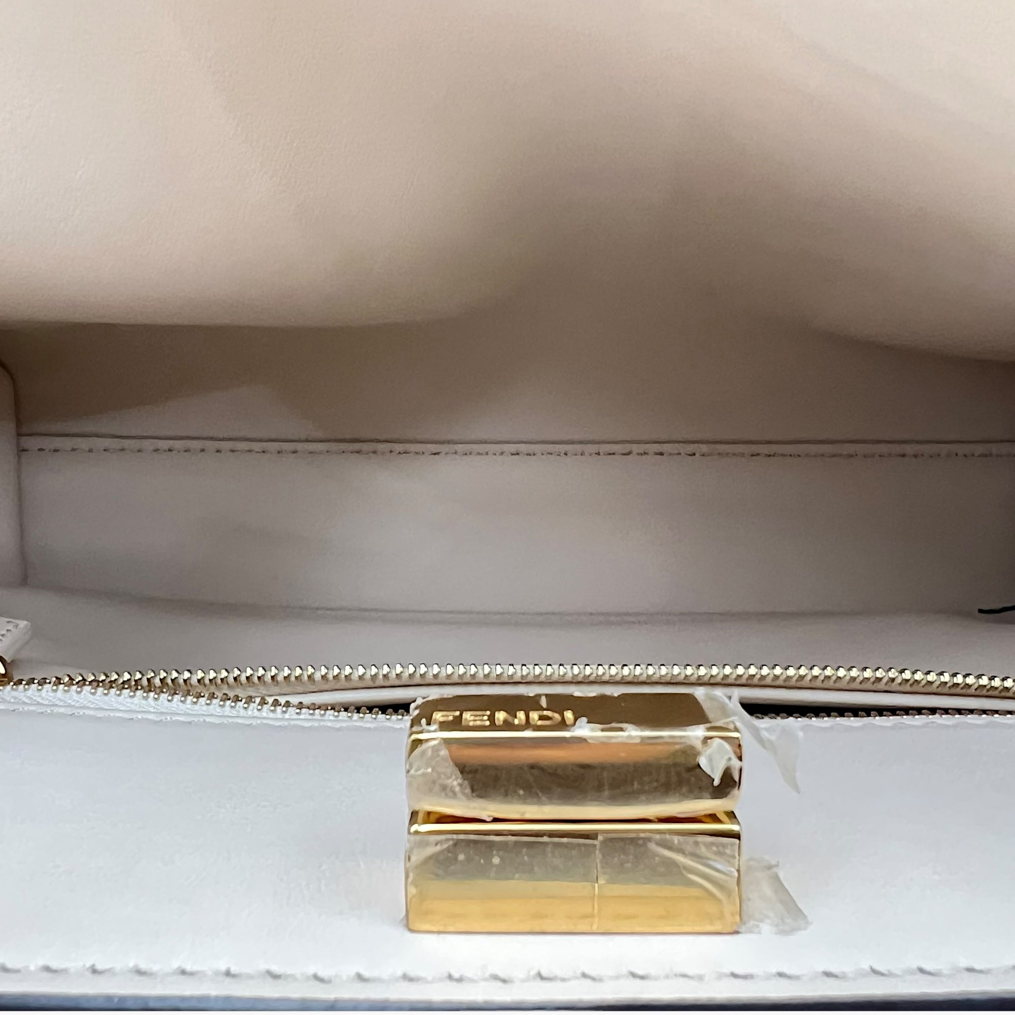 Fendi Peekaboo Top Handle Bag Essentially Beige in Calfskin, Gold hardware_7