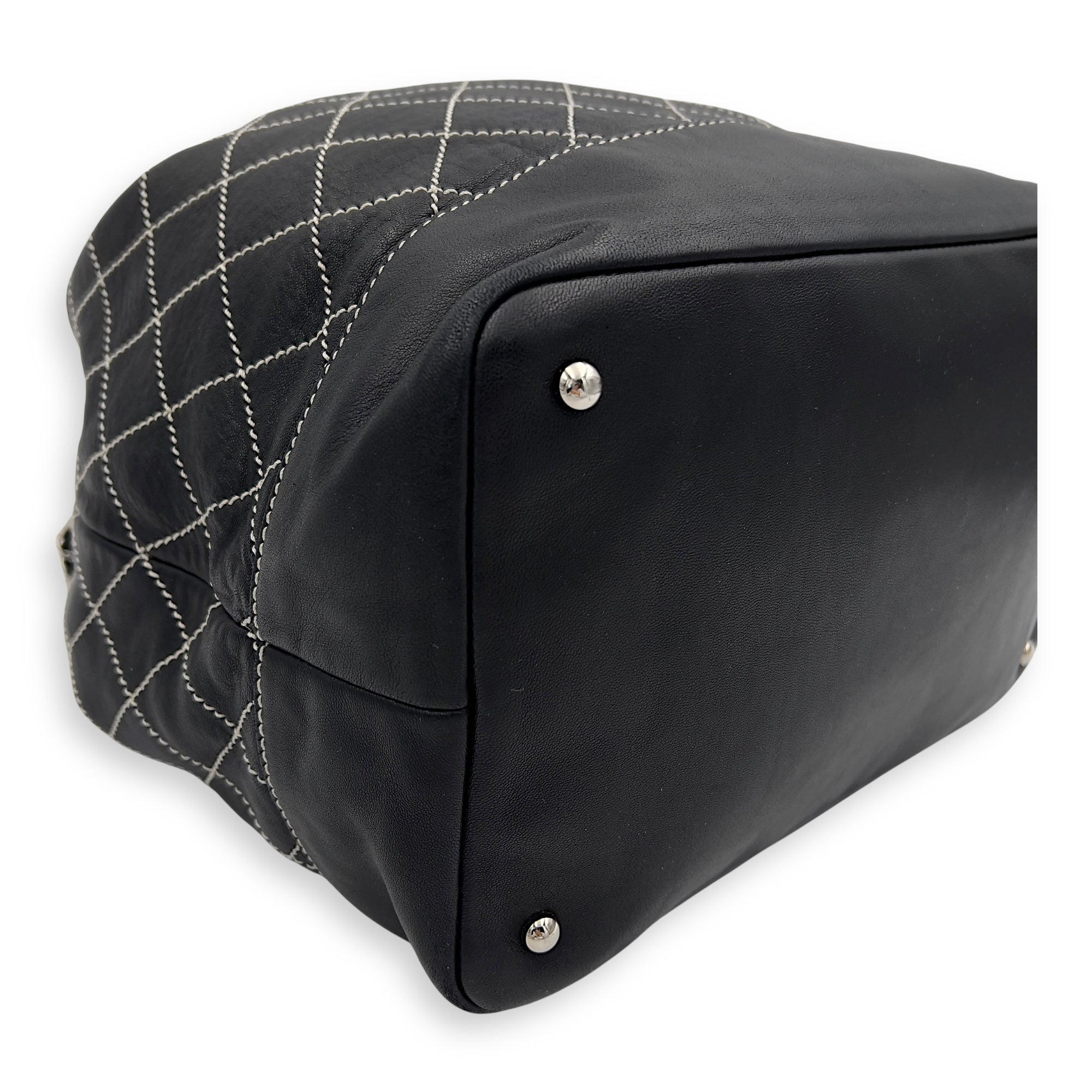 Chanel Surpique Wild Stitch Bucket Bag Black in Lambskin, Silver hardware_5