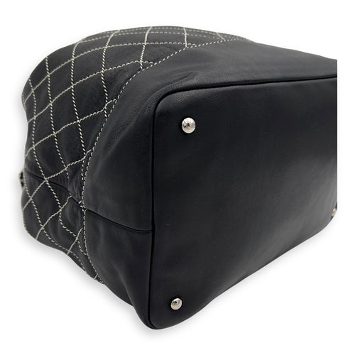 Chanel Surpique Wild Stitch Bucket Bag Black in Lambskin, Silver hardware_5